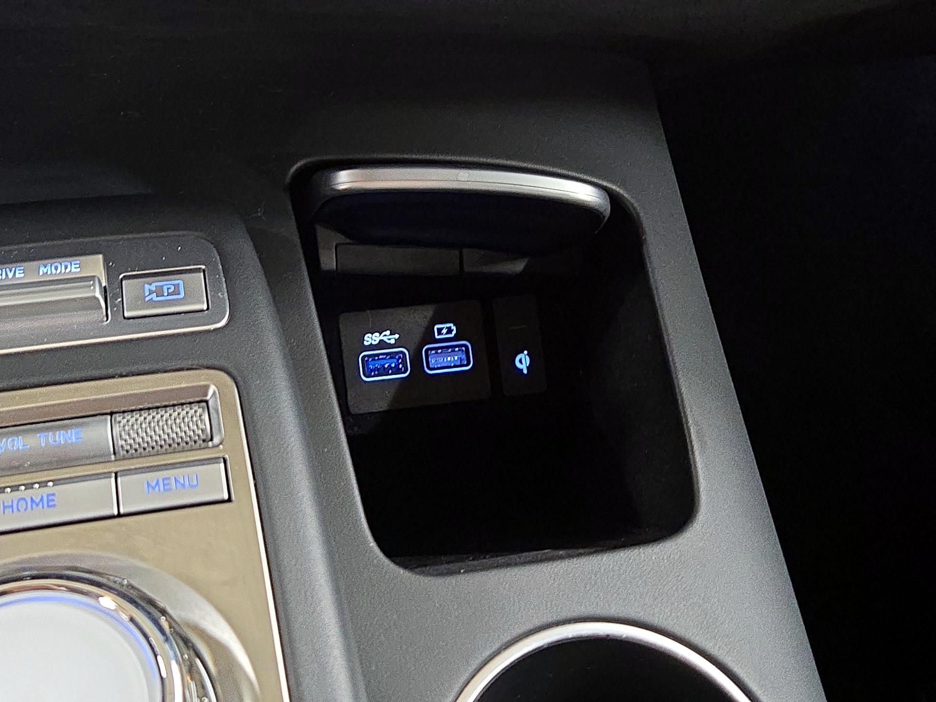 Thumbnail: 2024 Genesis GV70 - 19