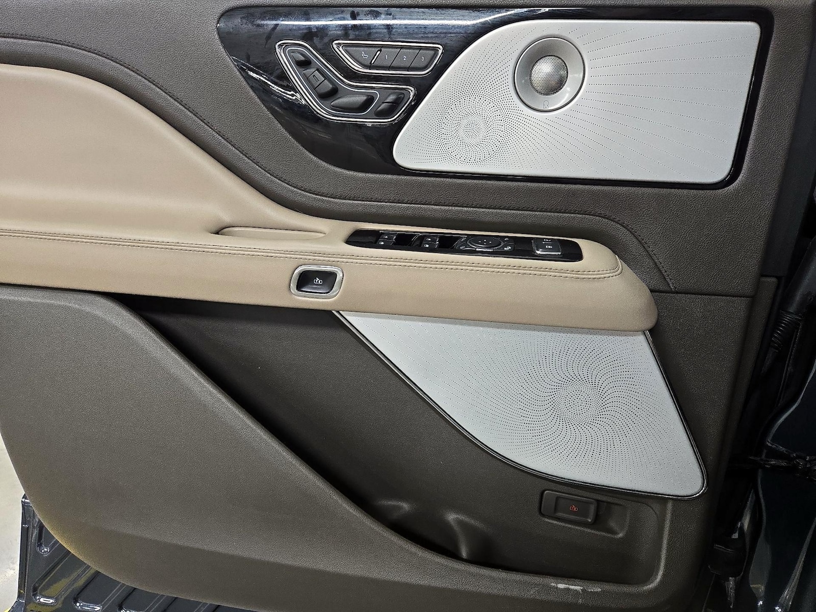 2022 Lincoln Aviator Reserve - Photo 13