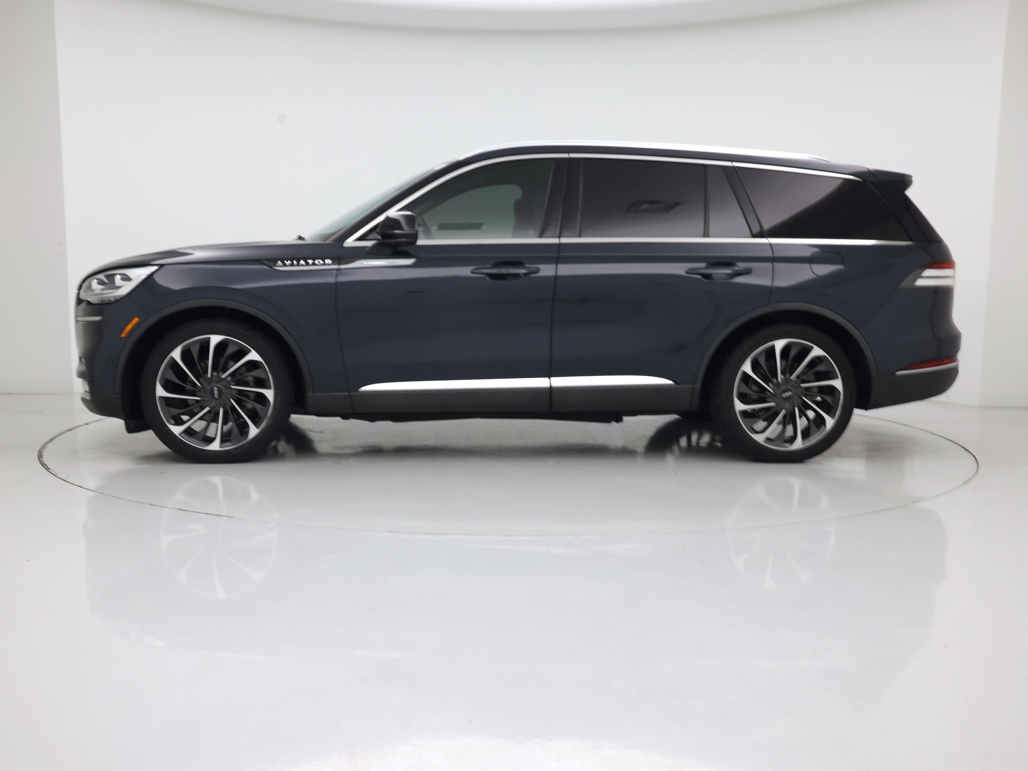 Thumbnail: 2022 Lincoln Aviator - 3