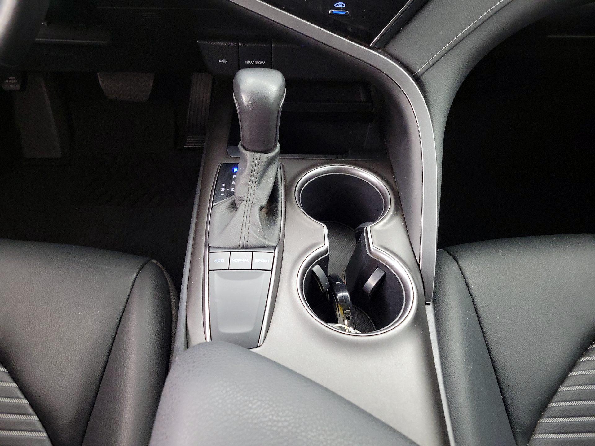 Thumbnail: 2023 Toyota Camry - 17