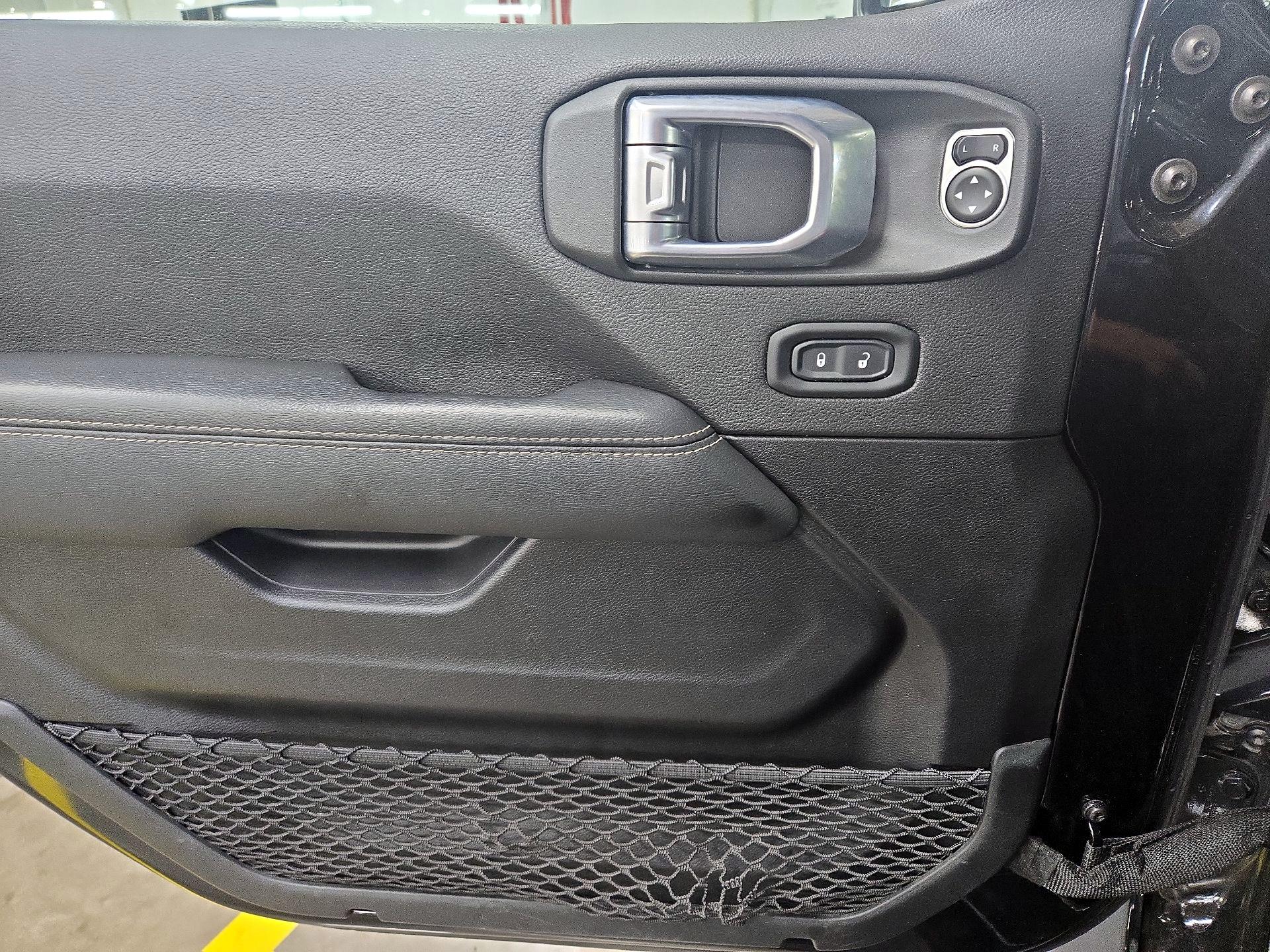 Thumbnail: 2021 Jeep Gladiator - 12