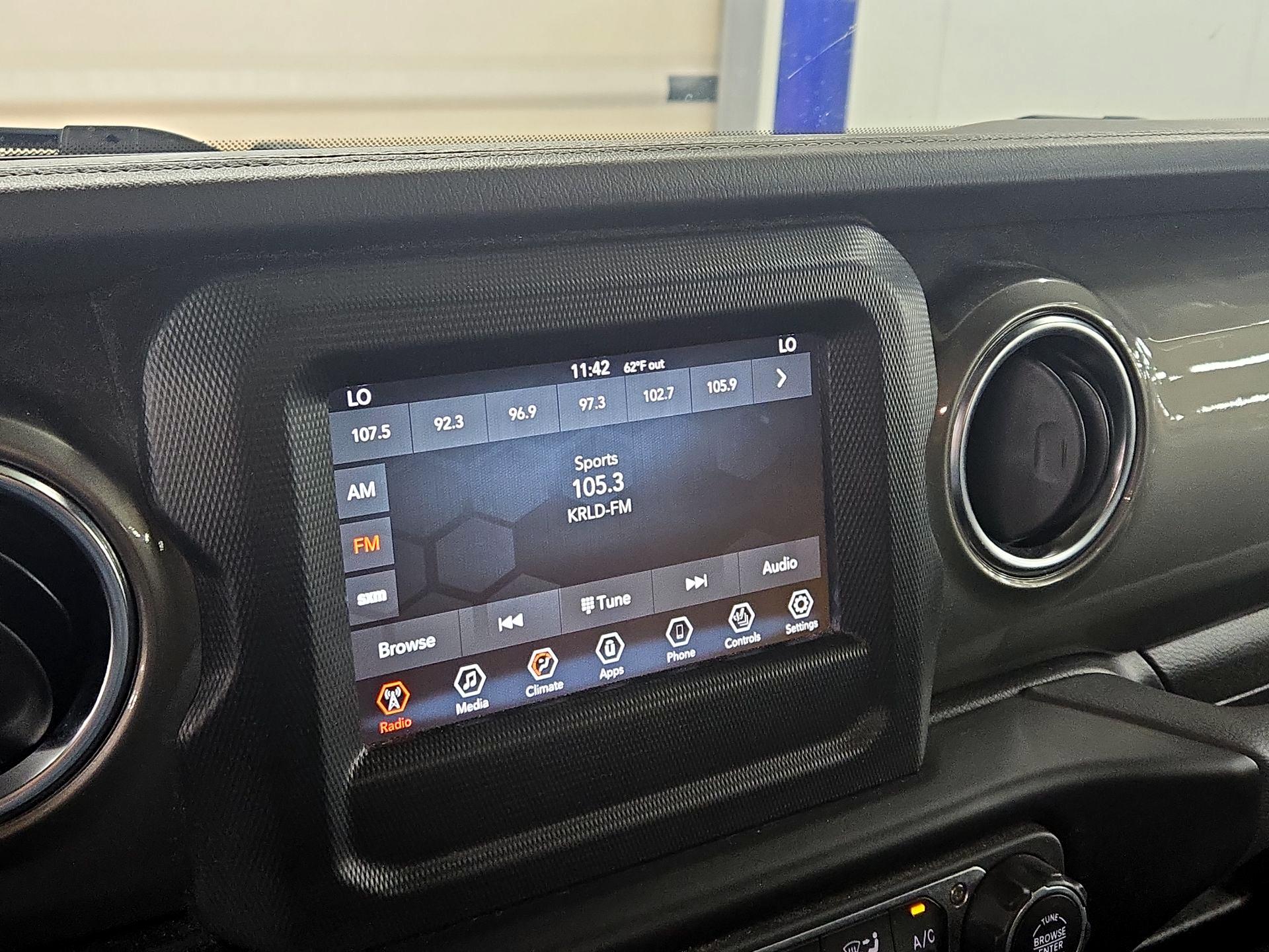 Thumbnail: 2021 Jeep Gladiator - 15