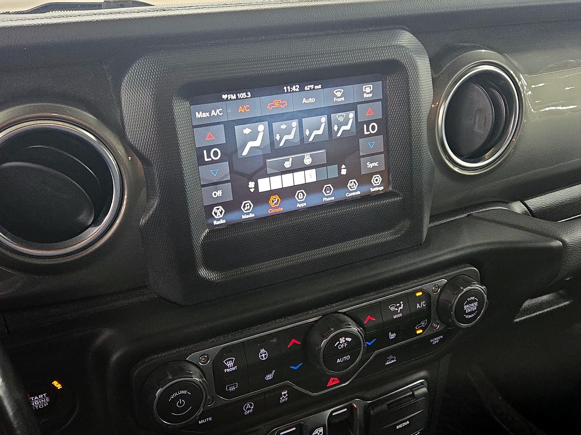 Thumbnail: 2021 Jeep Gladiator - 16