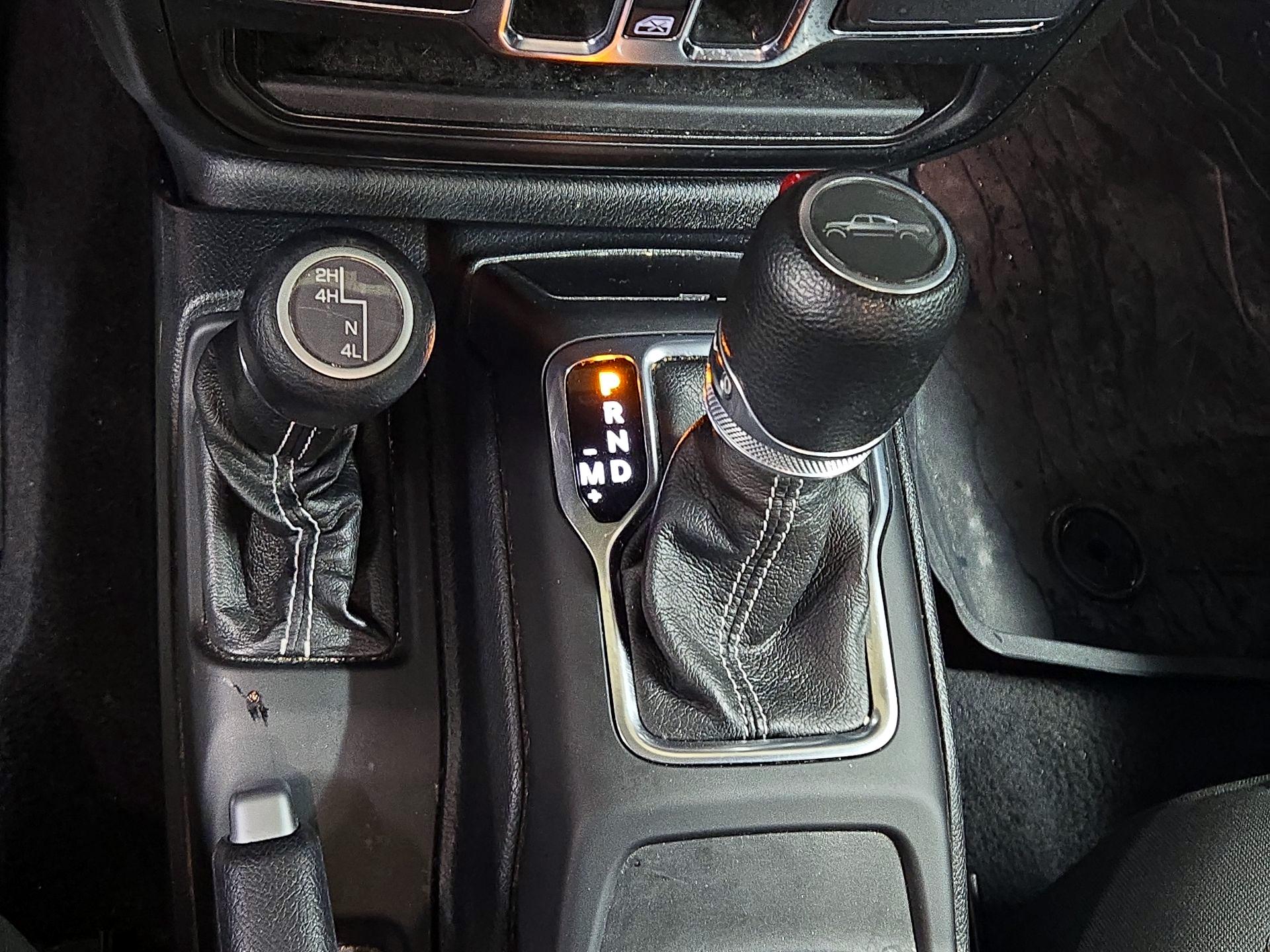 Thumbnail: 2021 Jeep Gladiator - 17