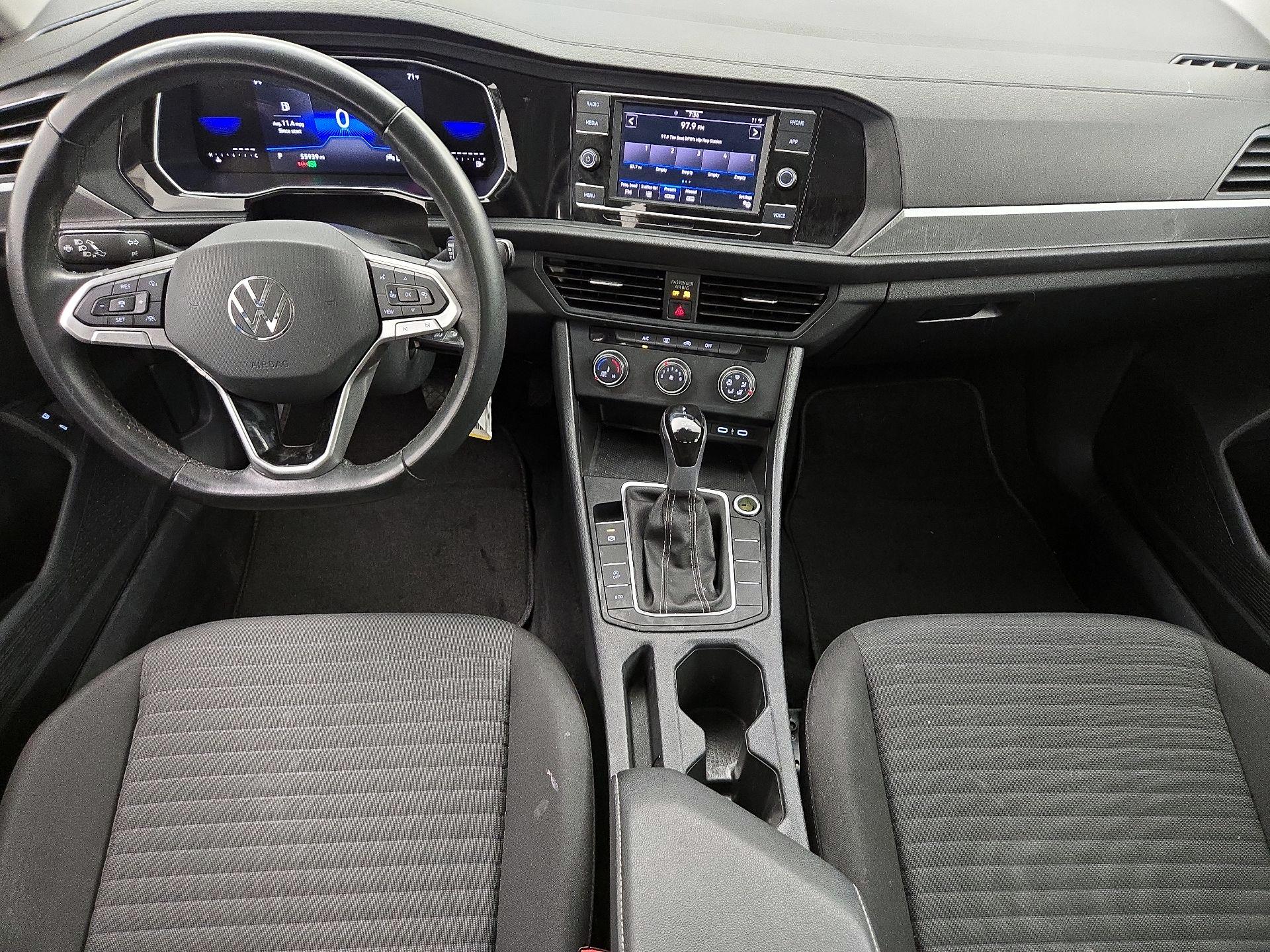 Thumbnail: 2024 Volkswagen Jetta - 9