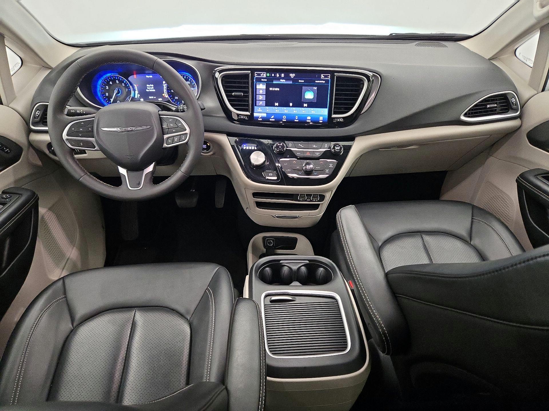 Thumbnail: 2024 Chrysler Pacifica - 9