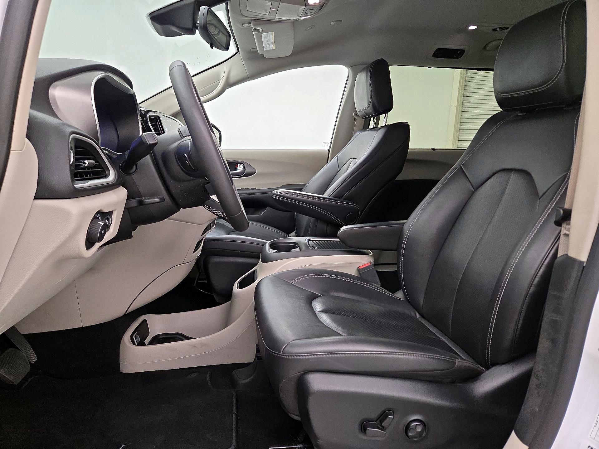 Thumbnail: 2024 Chrysler Pacifica - 11