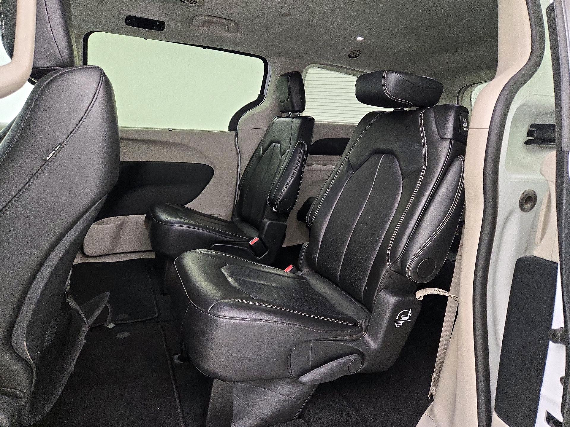 Thumbnail: 2024 Chrysler Pacifica - 19