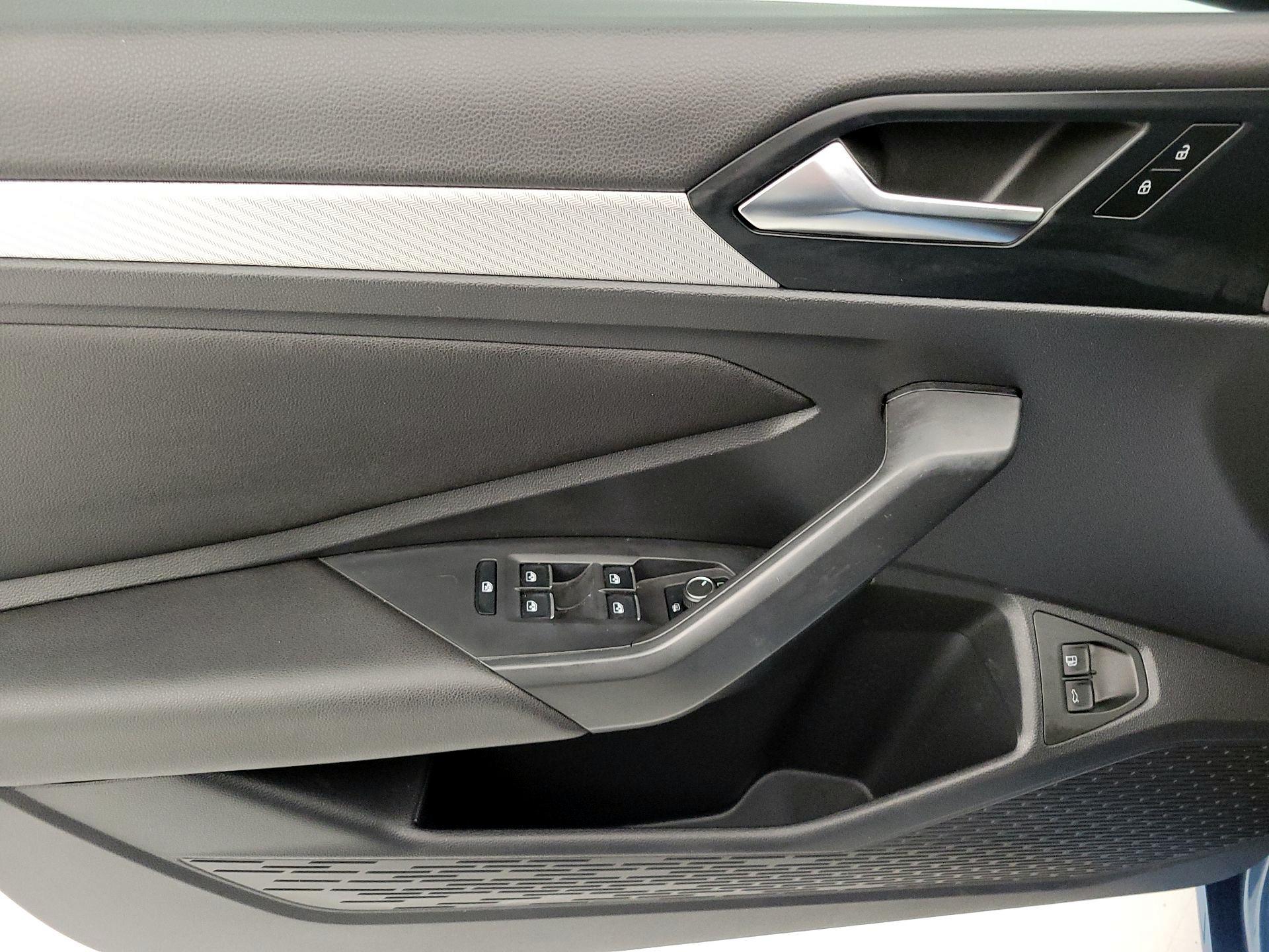 Thumbnail: 2021 Volkswagen Jetta - 12