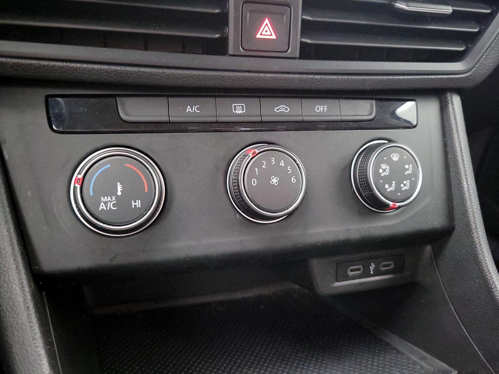 Thumbnail: 2021 Volkswagen Jetta - 16