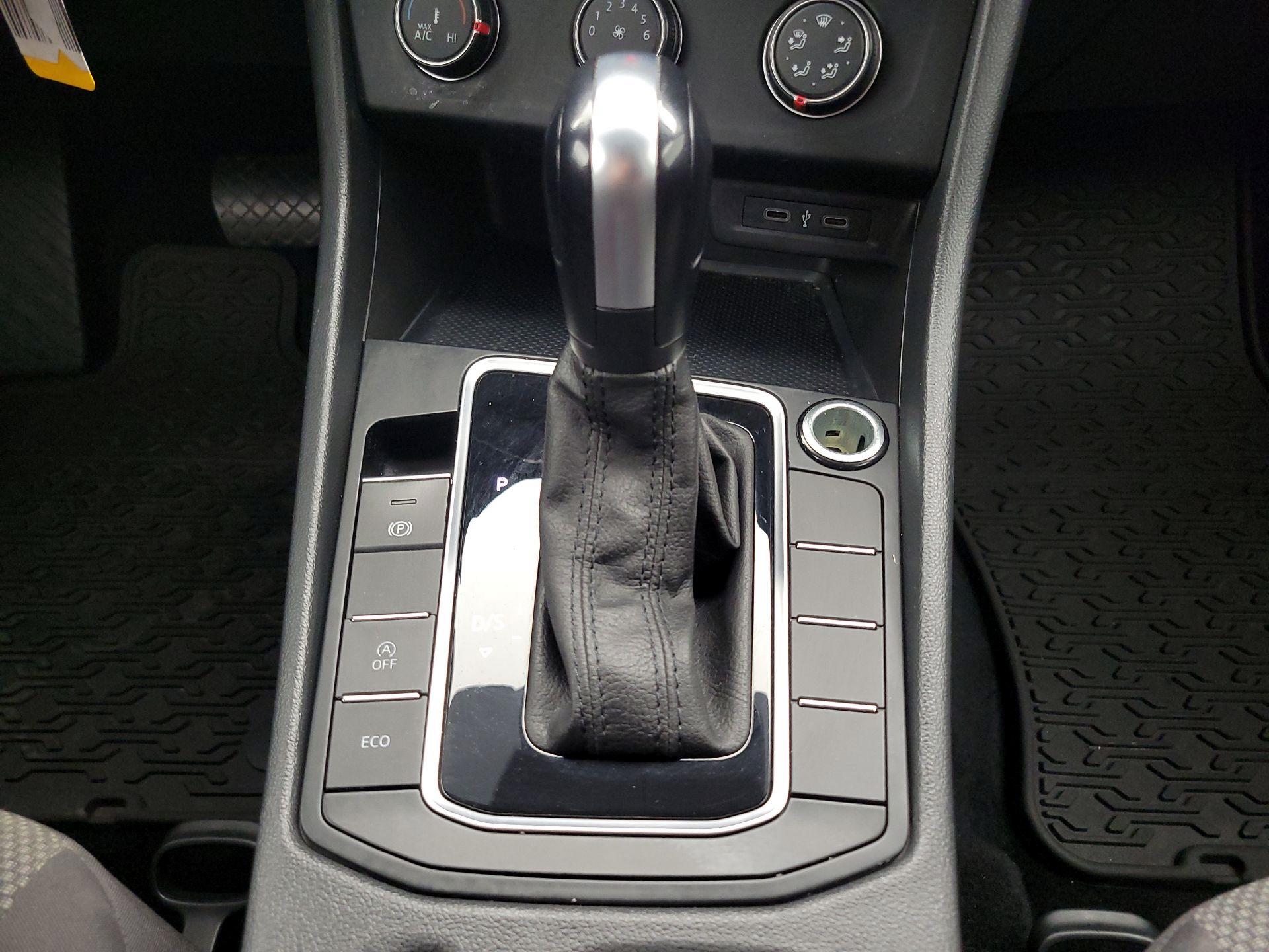 Thumbnail: 2021 Volkswagen Jetta - 17