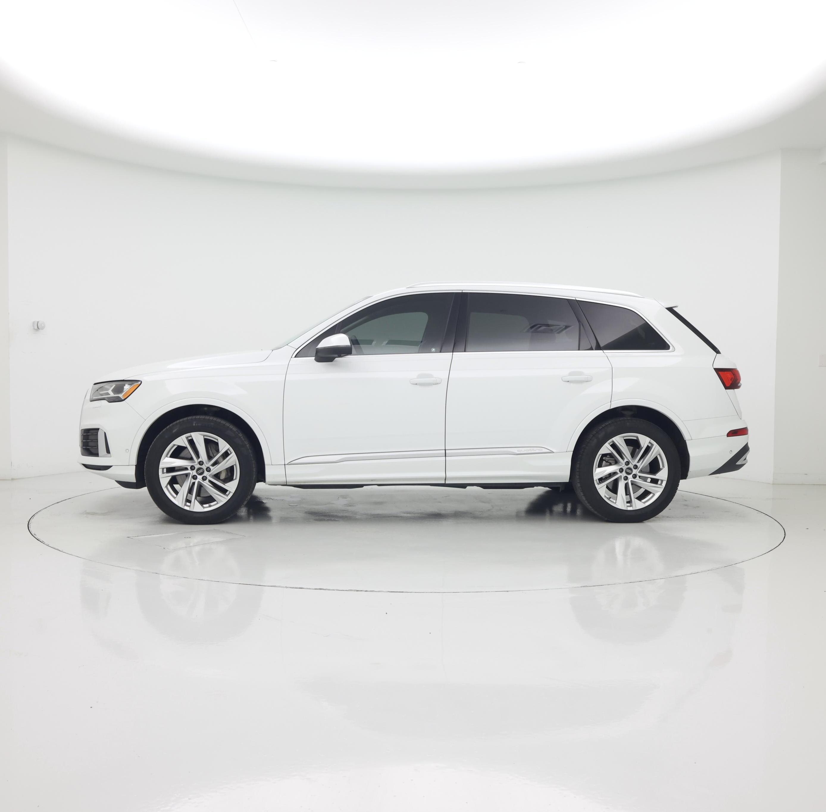 Thumbnail: 2023 Audi Q7 - 3