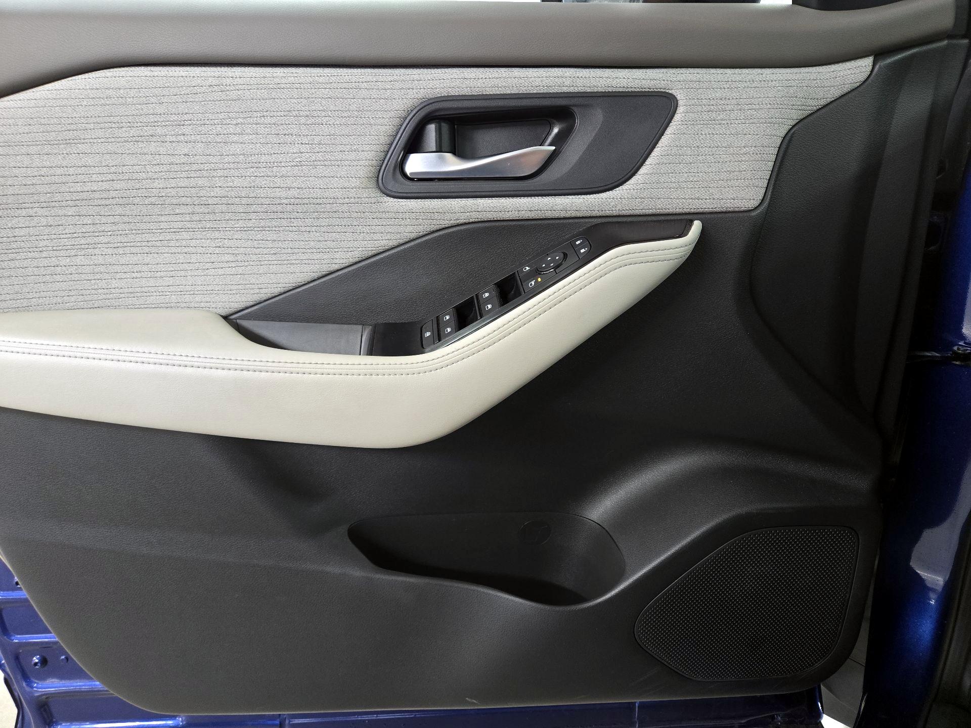 Thumbnail: 2023 Nissan Rogue - 12