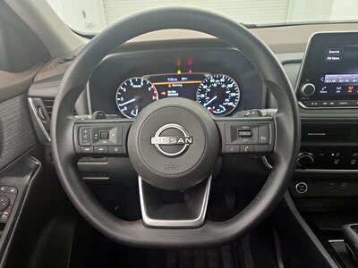 Steering Wheel & Instrument Cluster (On)