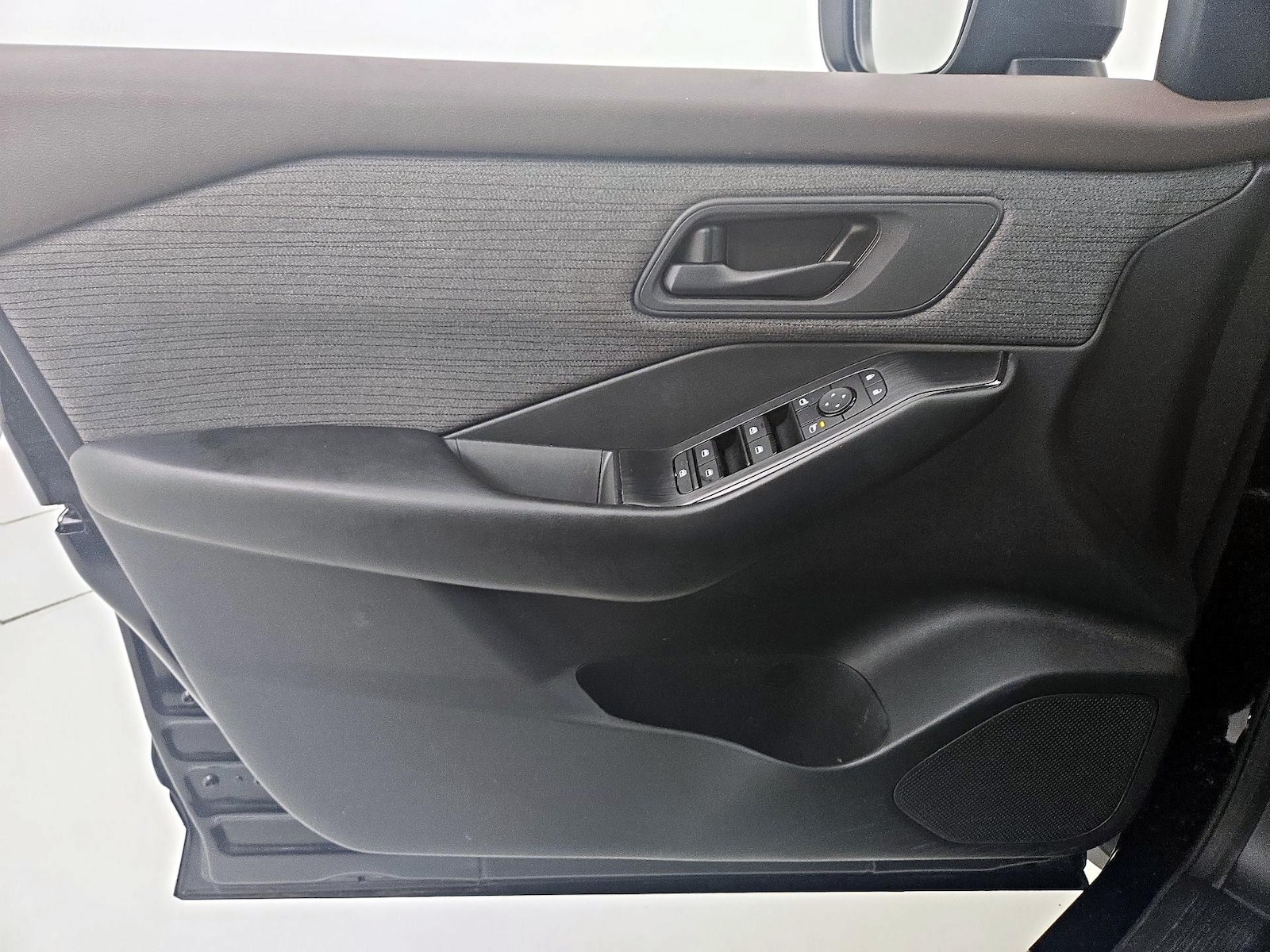 2023 Nissan Rogue S - Photo 13
