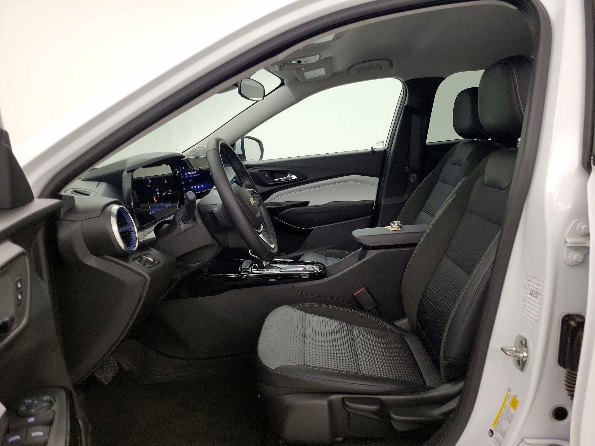 Thumbnail: 2025 Chevrolet Trax - 11