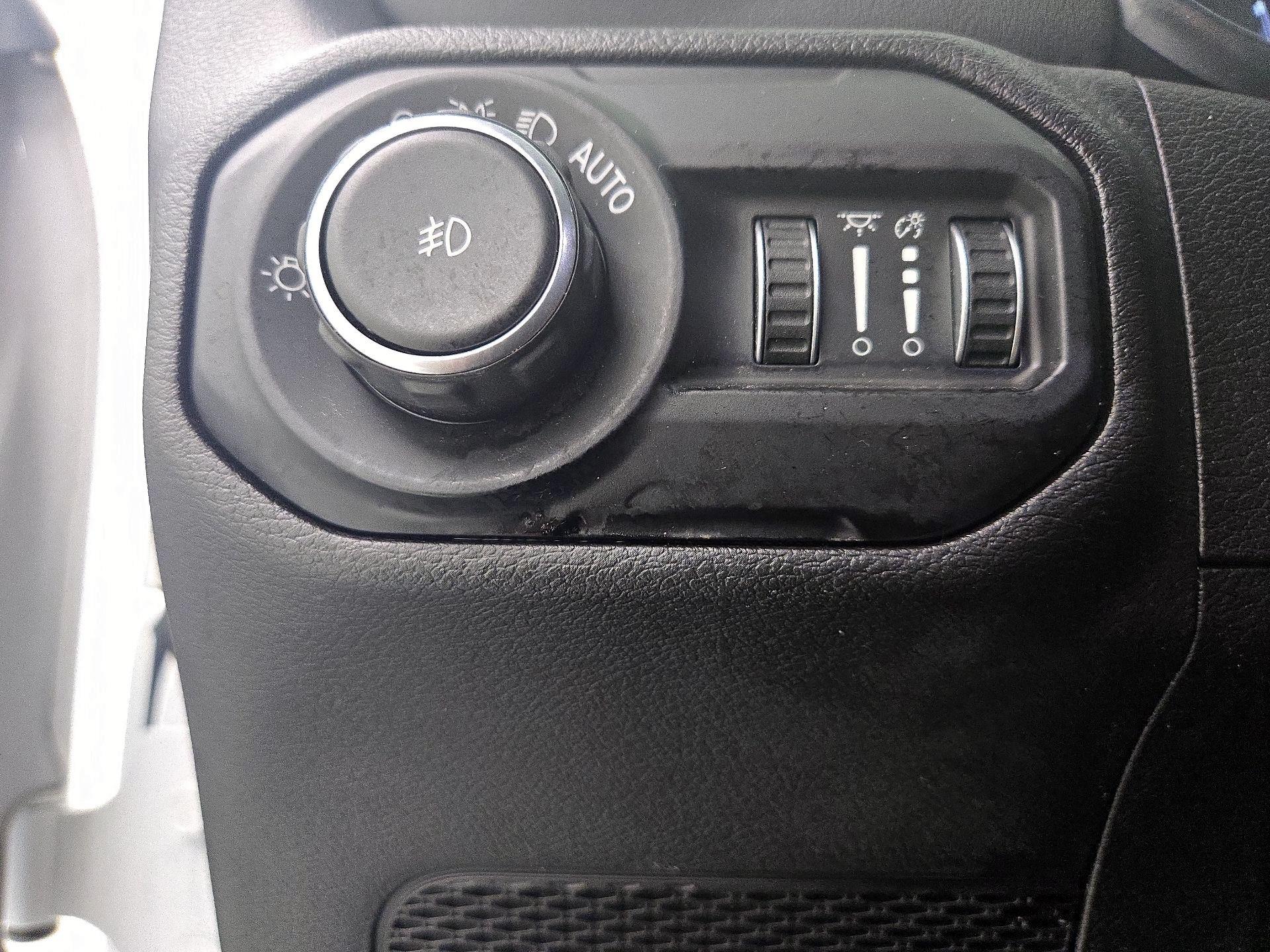 Thumbnail: 2021 Jeep Wrangler - 13