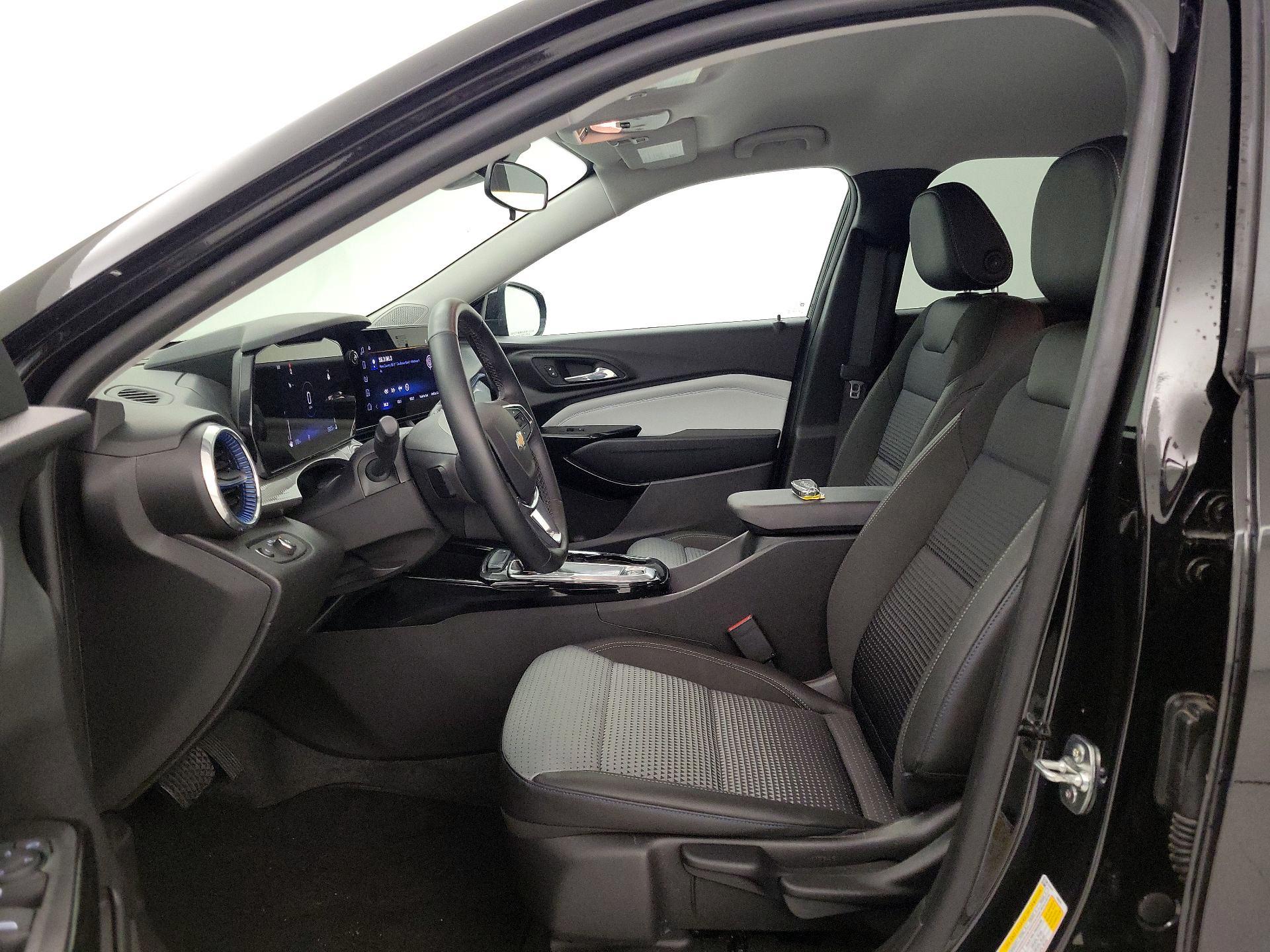 Thumbnail: 2025 Chevrolet Trax - 11