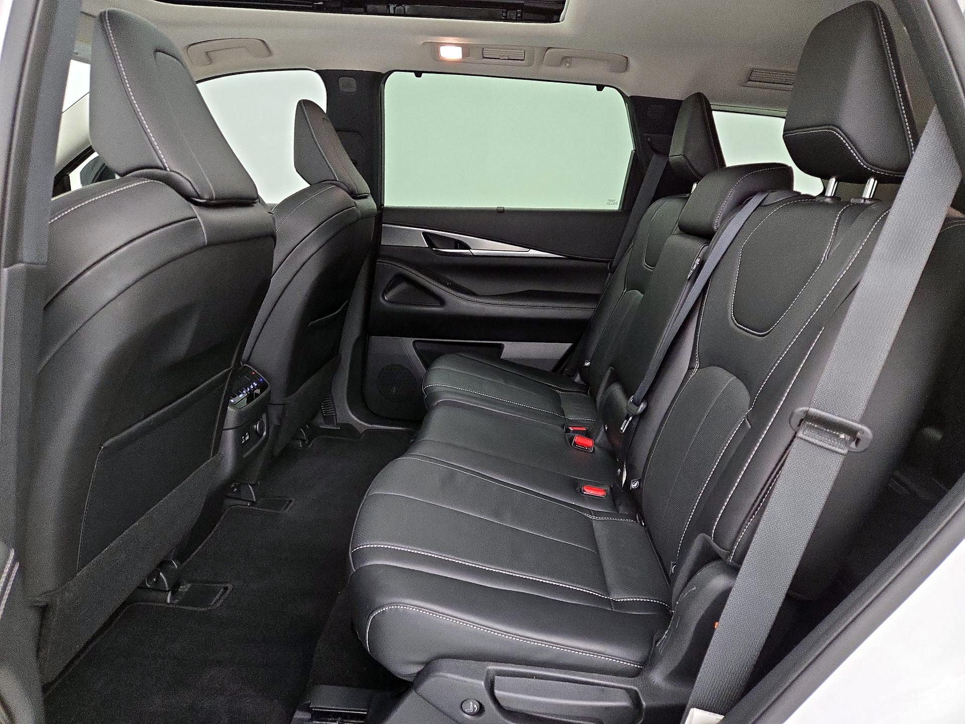 Thumbnail: 2023 INFINITI QX60 - 20