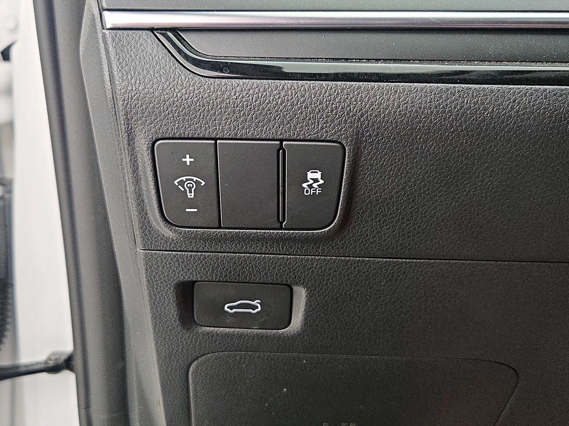 Thumbnail: 2025 Kia K5 - 13