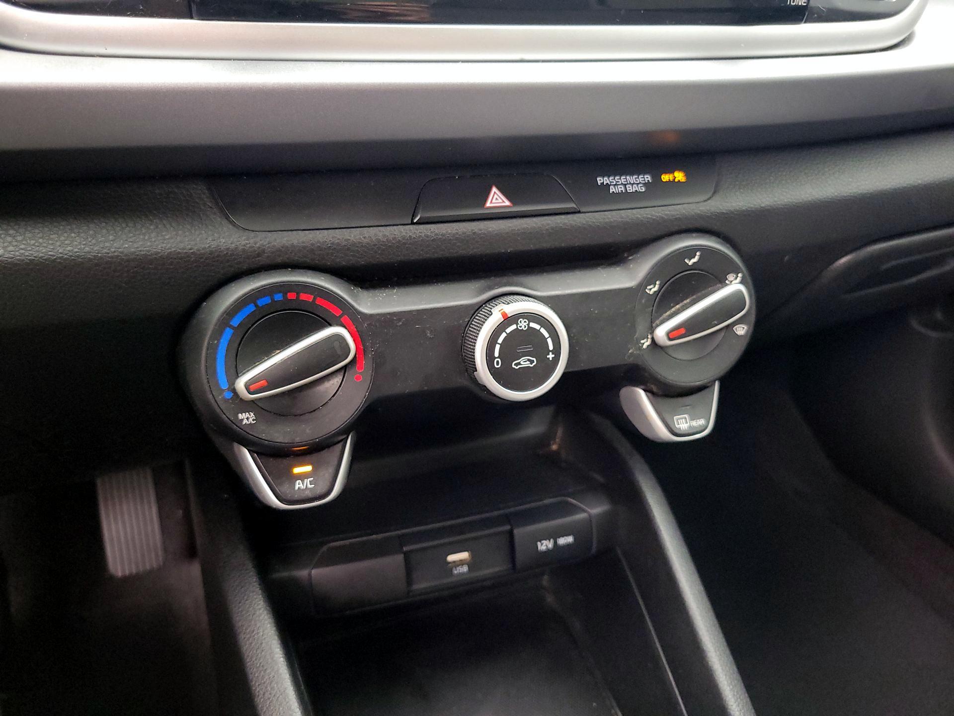 Thumbnail: 2023 Kia Rio - 16