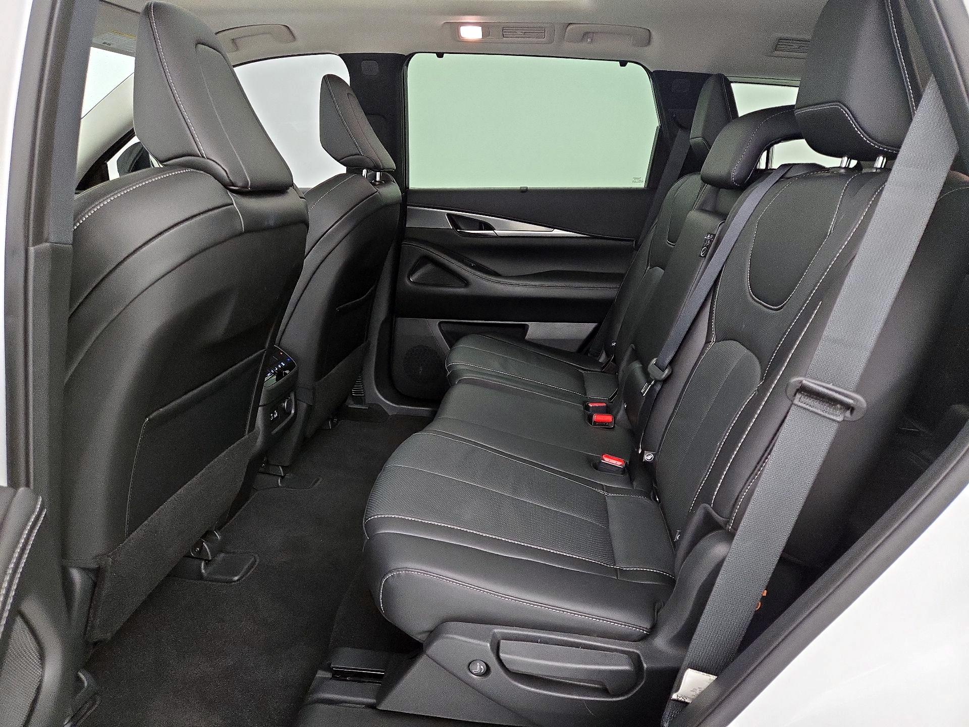 Thumbnail: 2023 INFINITI QX60 - 20