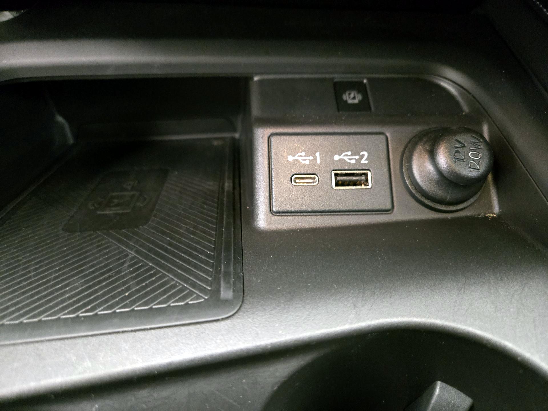 Thumbnail: 2023 INFINITI QX50 - 18