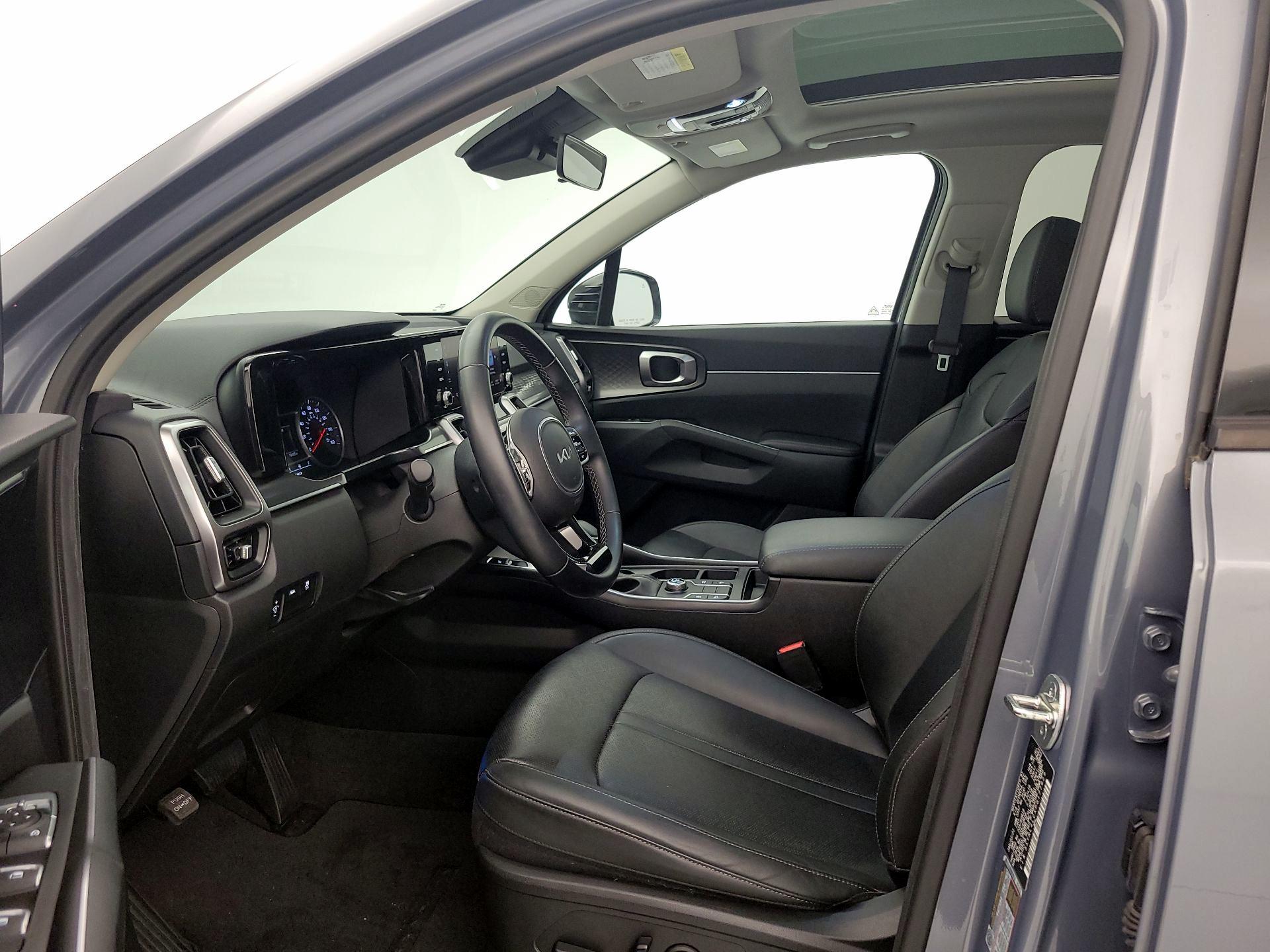 Thumbnail: 2023 Kia Sorento - 11