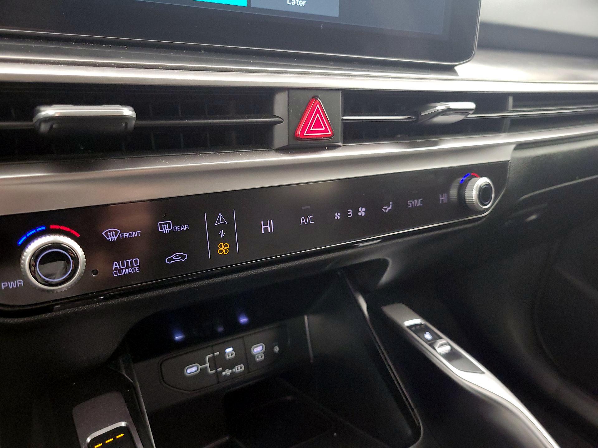 Thumbnail: 2025 Kia Sorento - 17