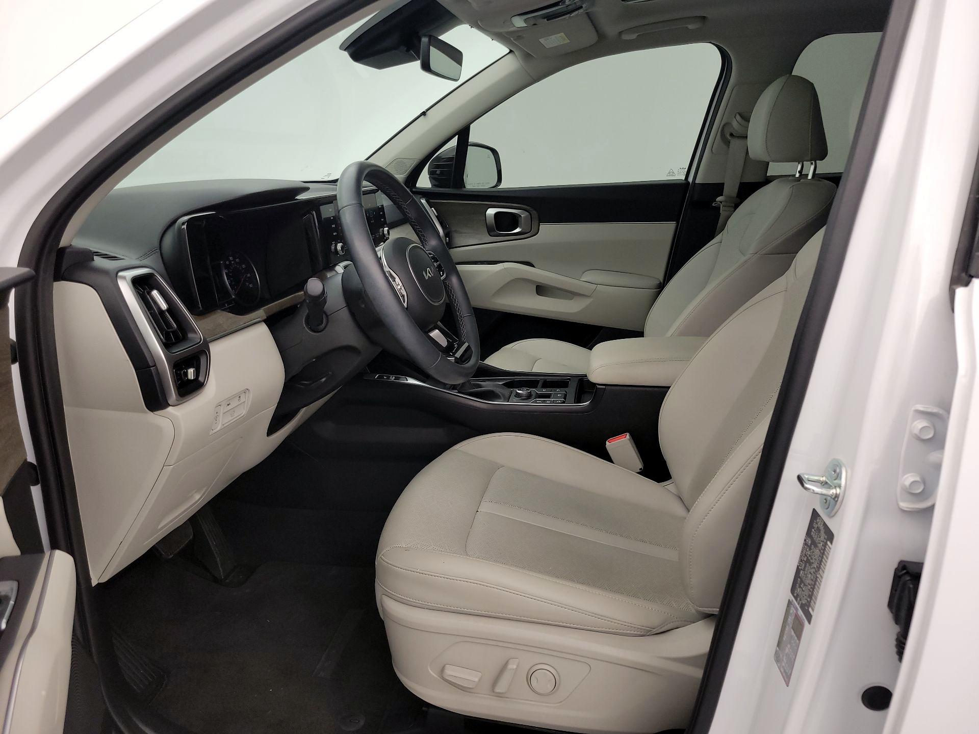 Thumbnail: 2023 Kia Sorento - 11