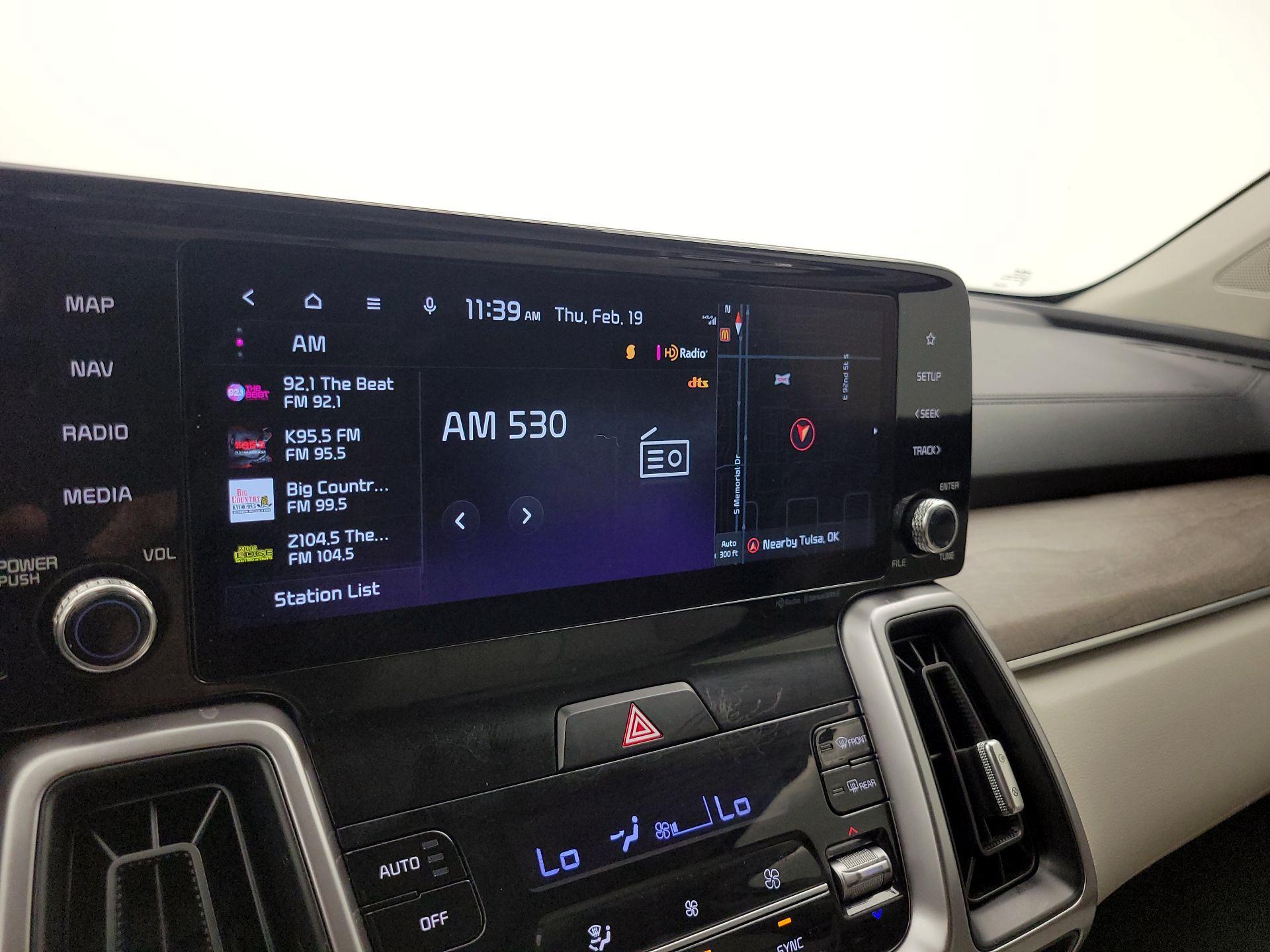 Thumbnail: 2023 Kia Sorento - 16