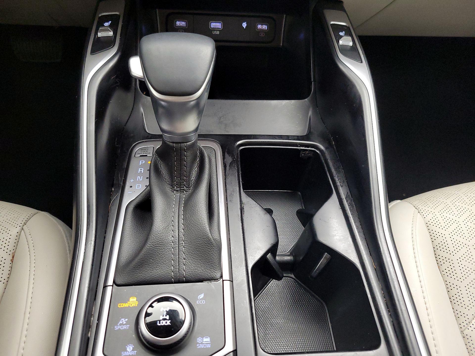 Thumbnail: 2023 Kia Sorento - 18