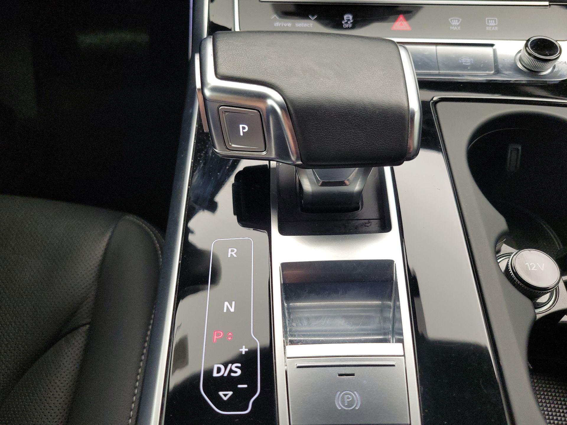 Thumbnail: 2021 Audi Q8 - 18