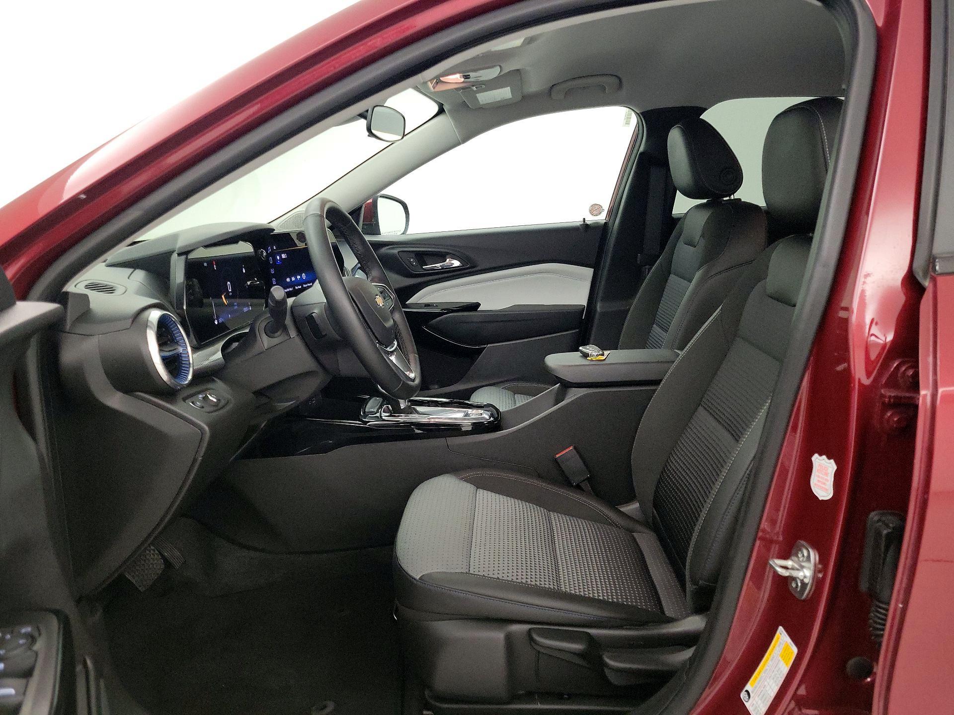 Thumbnail: 2025 Chevrolet Trax - 11