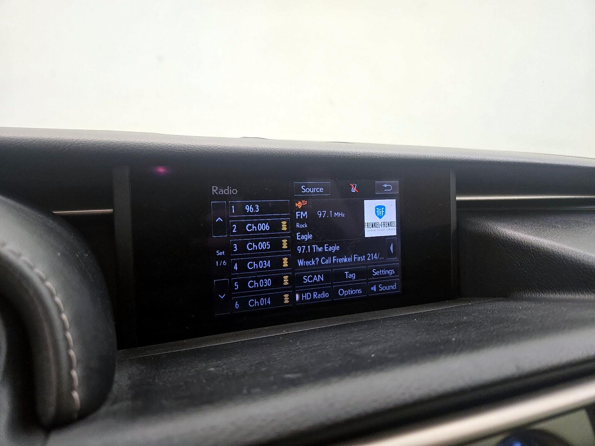 Thumbnail: 2016 Lexus IS - 16