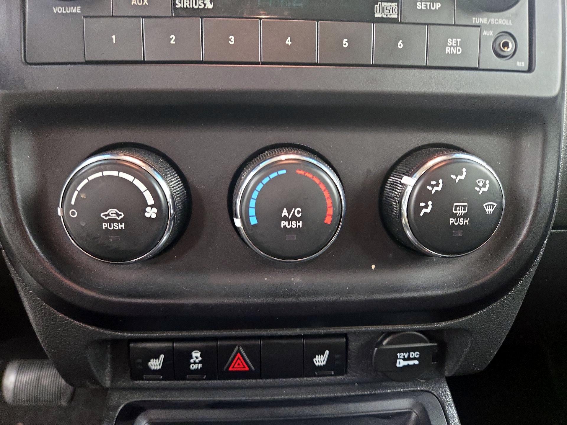 Thumbnail: 2016 Jeep Patriot - 14