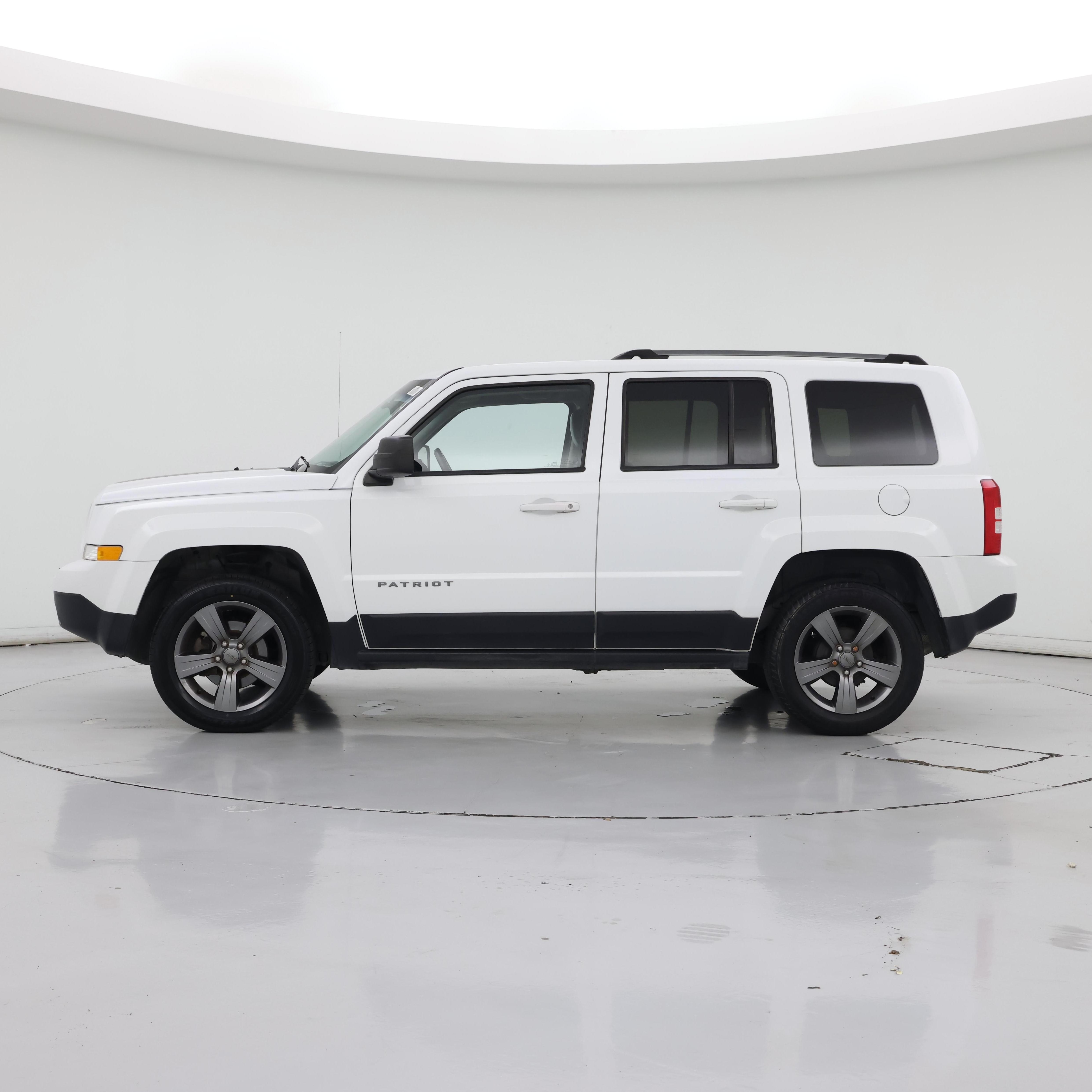Thumbnail: 2016 Jeep Patriot - 3