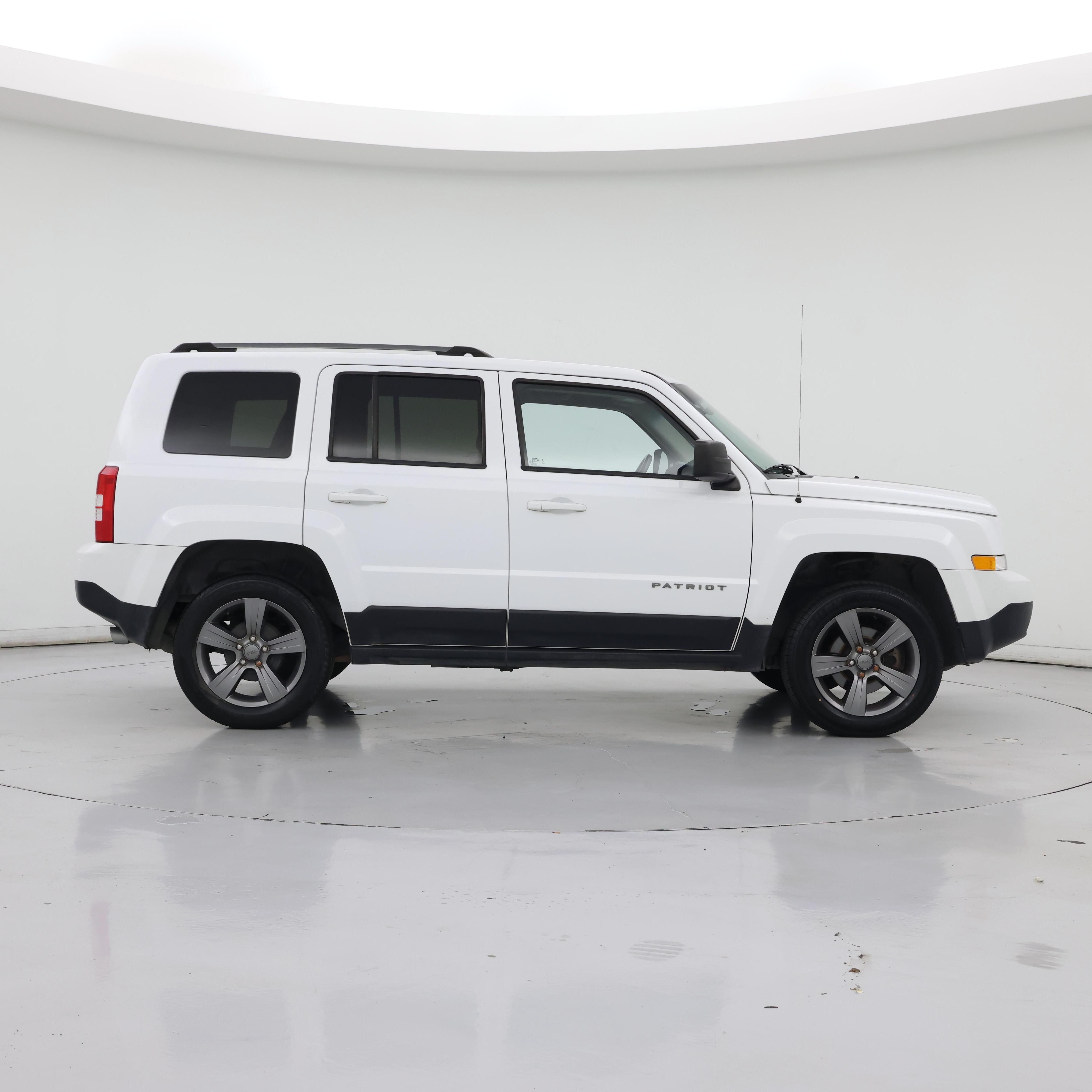 Thumbnail: 2016 Jeep Patriot - 7