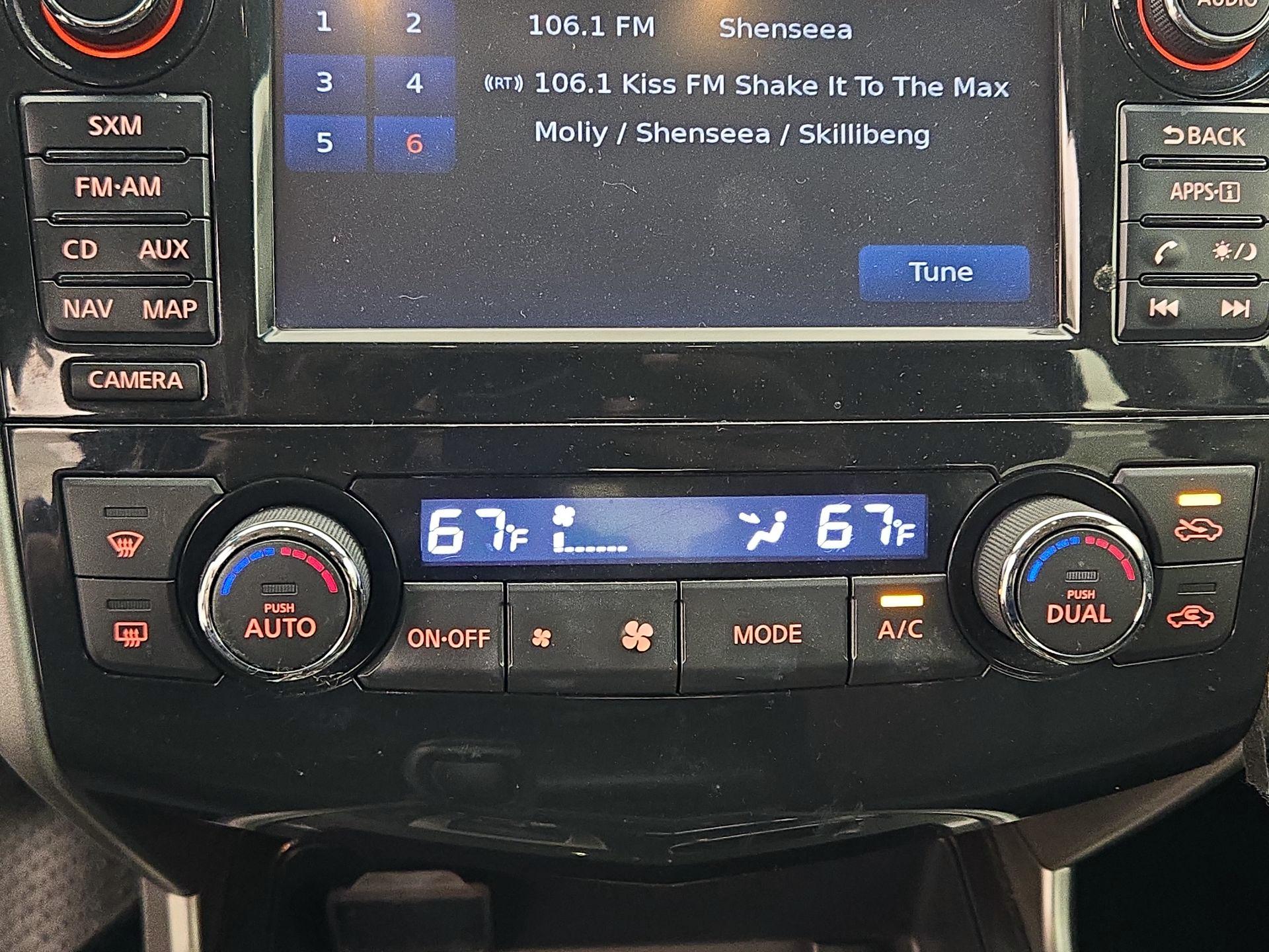 Thumbnail: 2015 Nissan Altima - 17