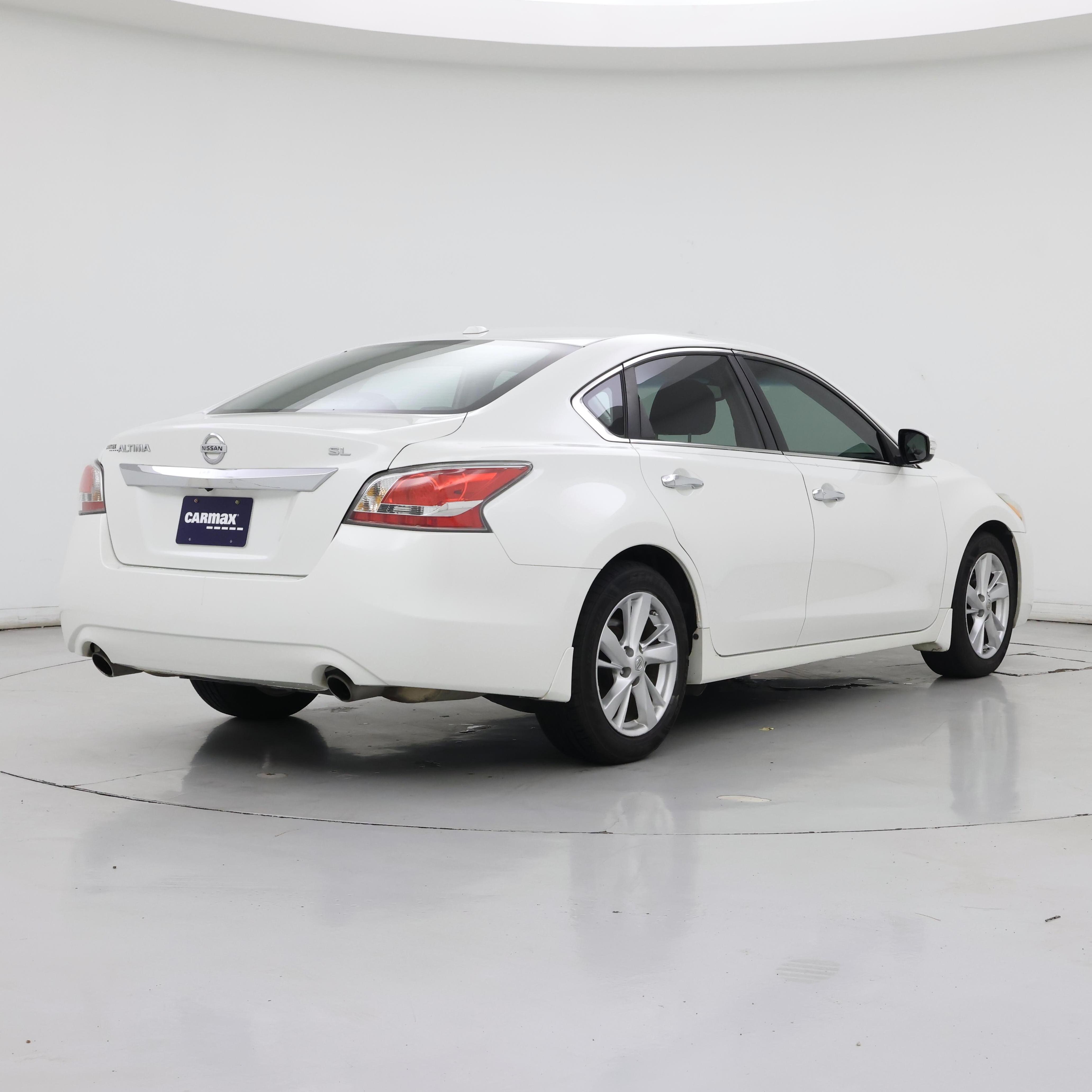 Thumbnail: 2015 Nissan Altima - 8