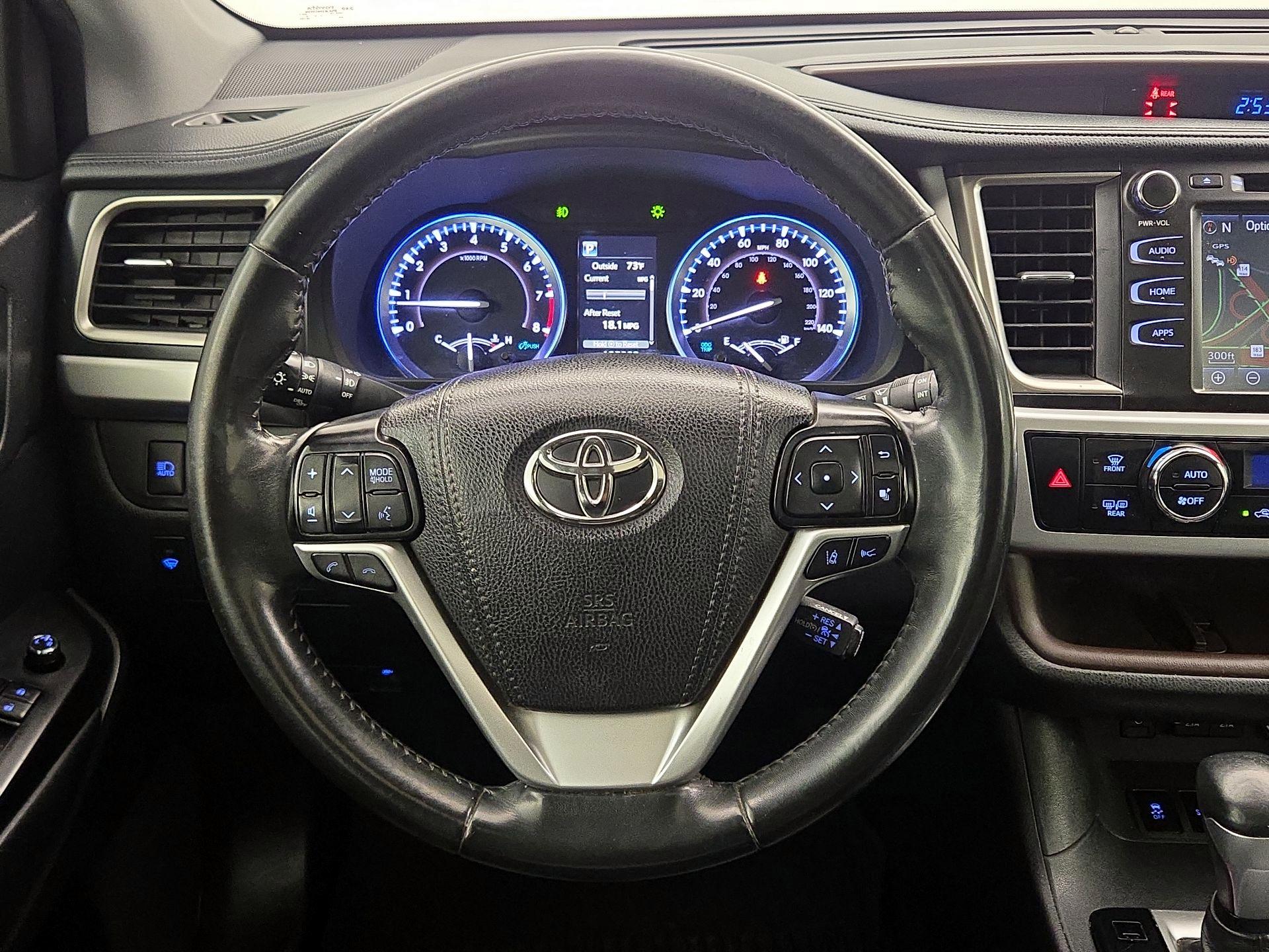 Thumbnail: 2019 Toyota Highlander - 10