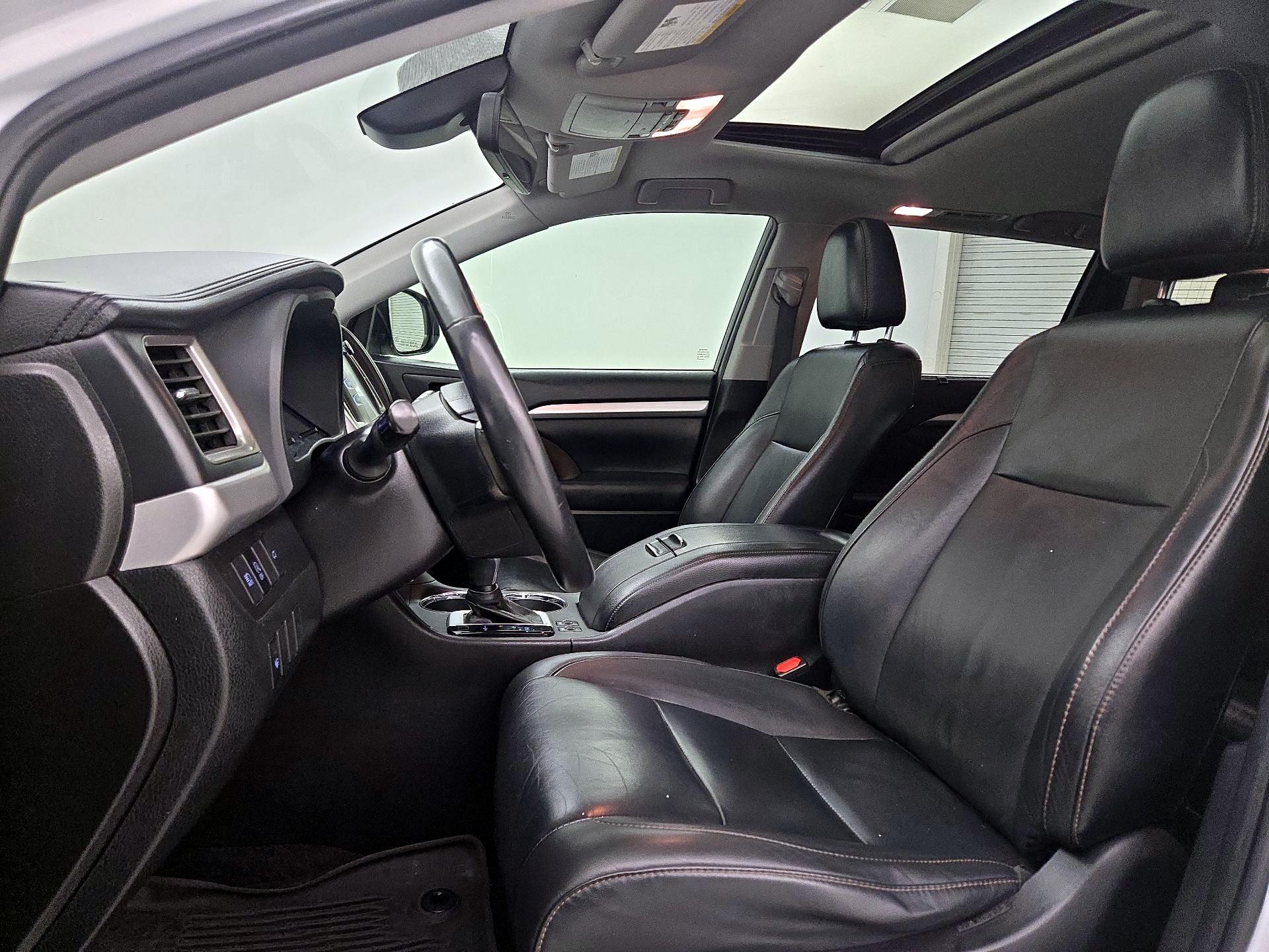 Thumbnail: 2019 Toyota Highlander - 11