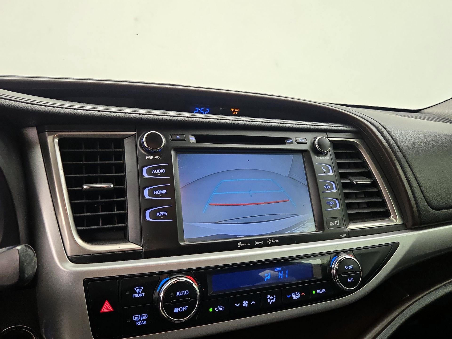 Thumbnail: 2019 Toyota Highlander - 15