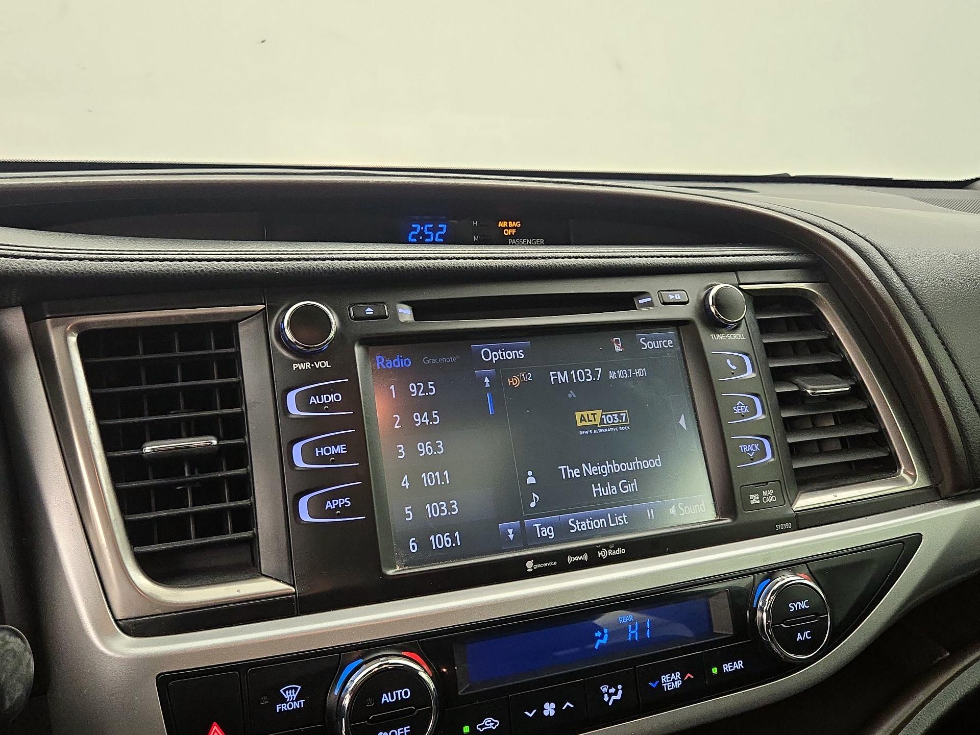 Thumbnail: 2019 Toyota Highlander - 16