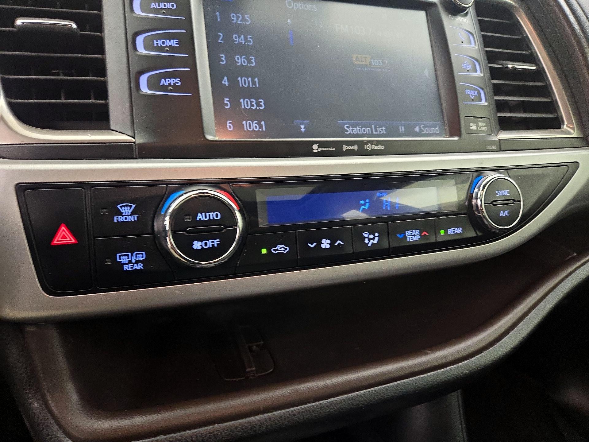 Thumbnail: 2019 Toyota Highlander - 17