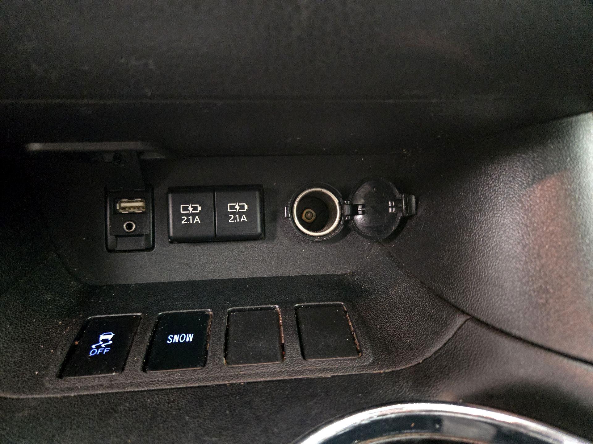 Thumbnail: 2019 Toyota Highlander - 19