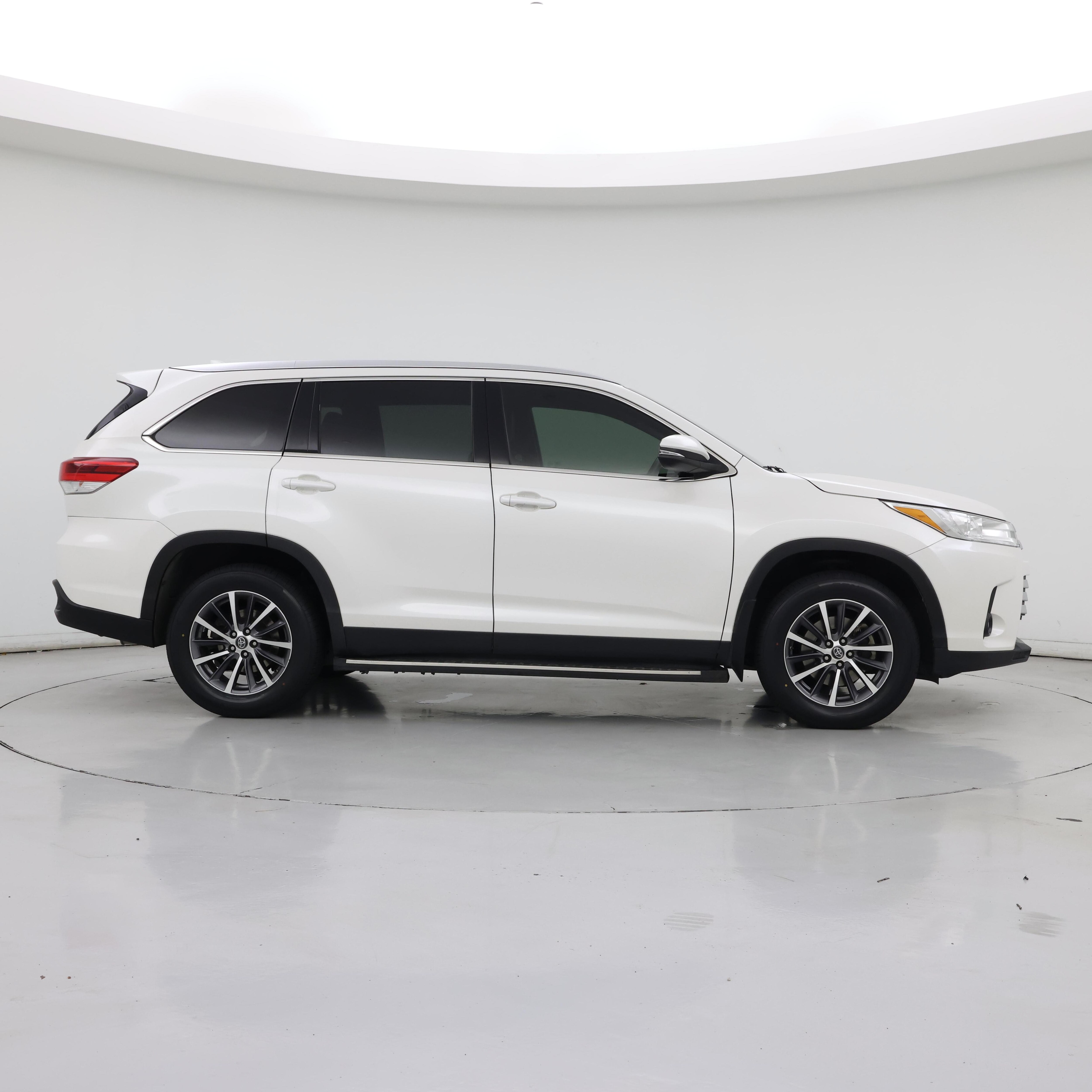 Thumbnail: 2019 Toyota Highlander - 7