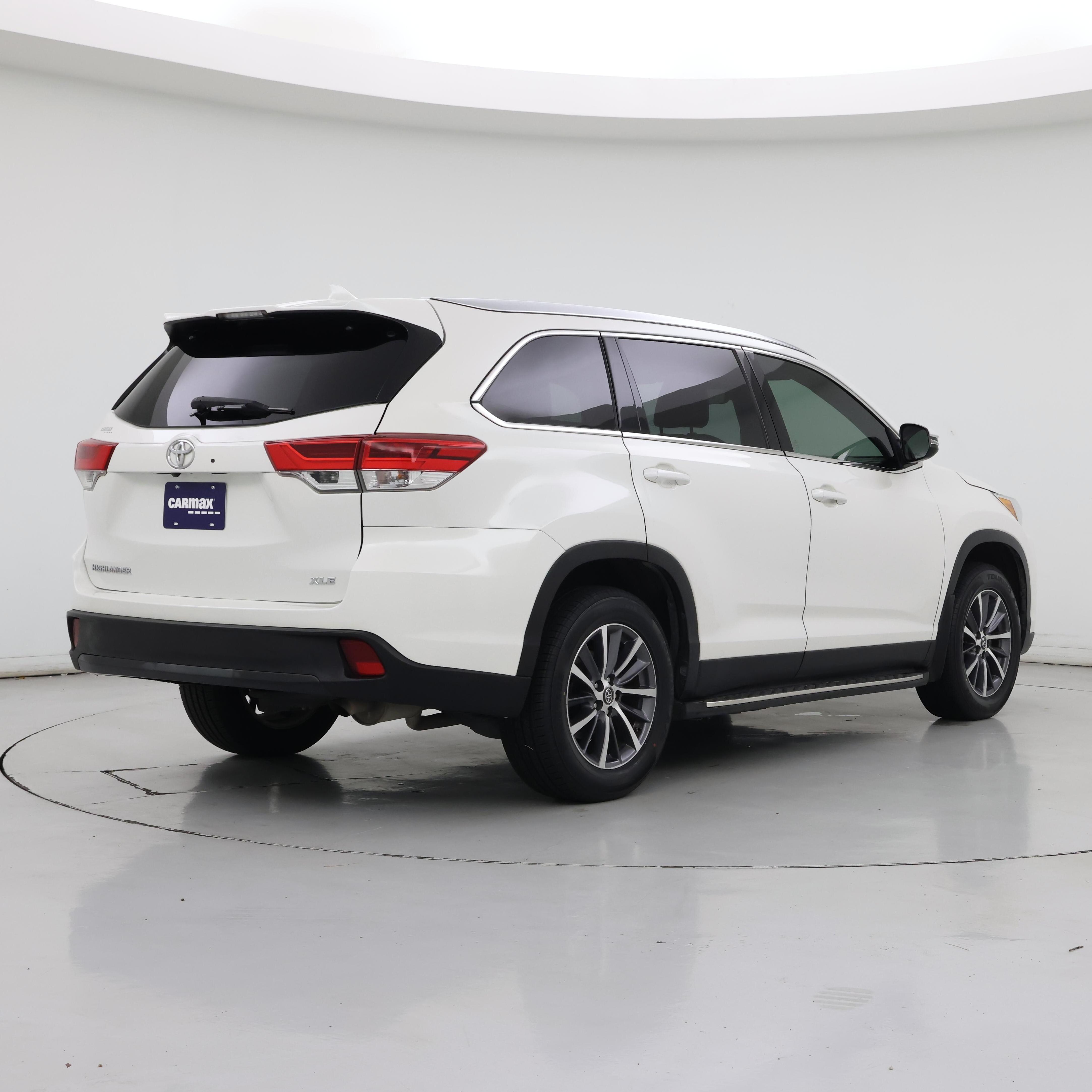 Thumbnail: 2019 Toyota Highlander - 8