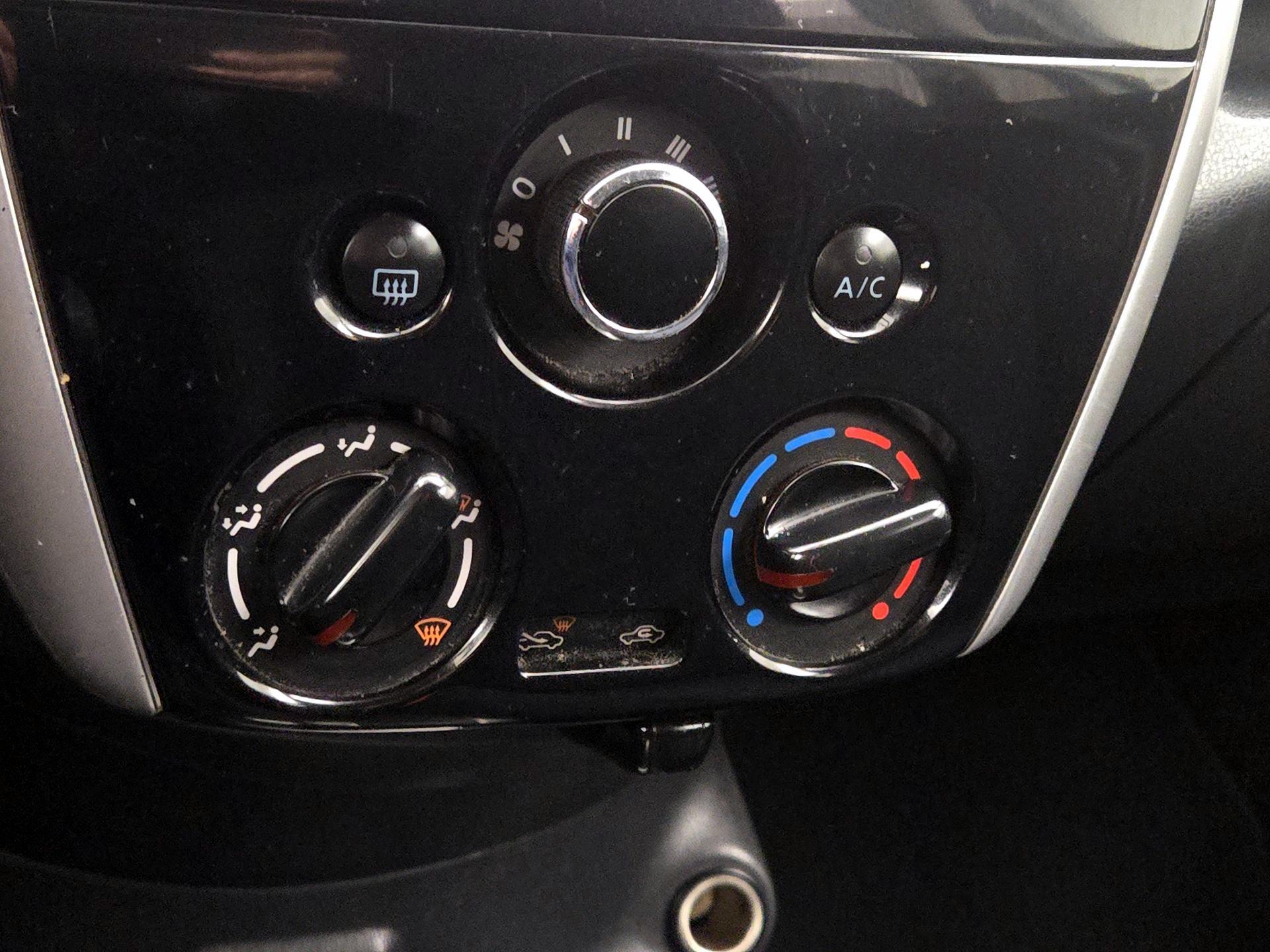 Thumbnail: 2018 Nissan Versa Note - 16