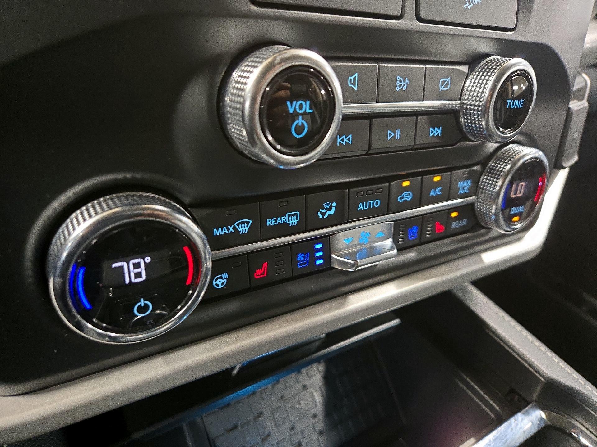 Thumbnail: 2022 Ford Expedition - 17